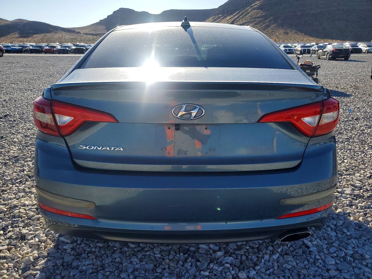 2015 HYUNDAI SONATA SE photo 11