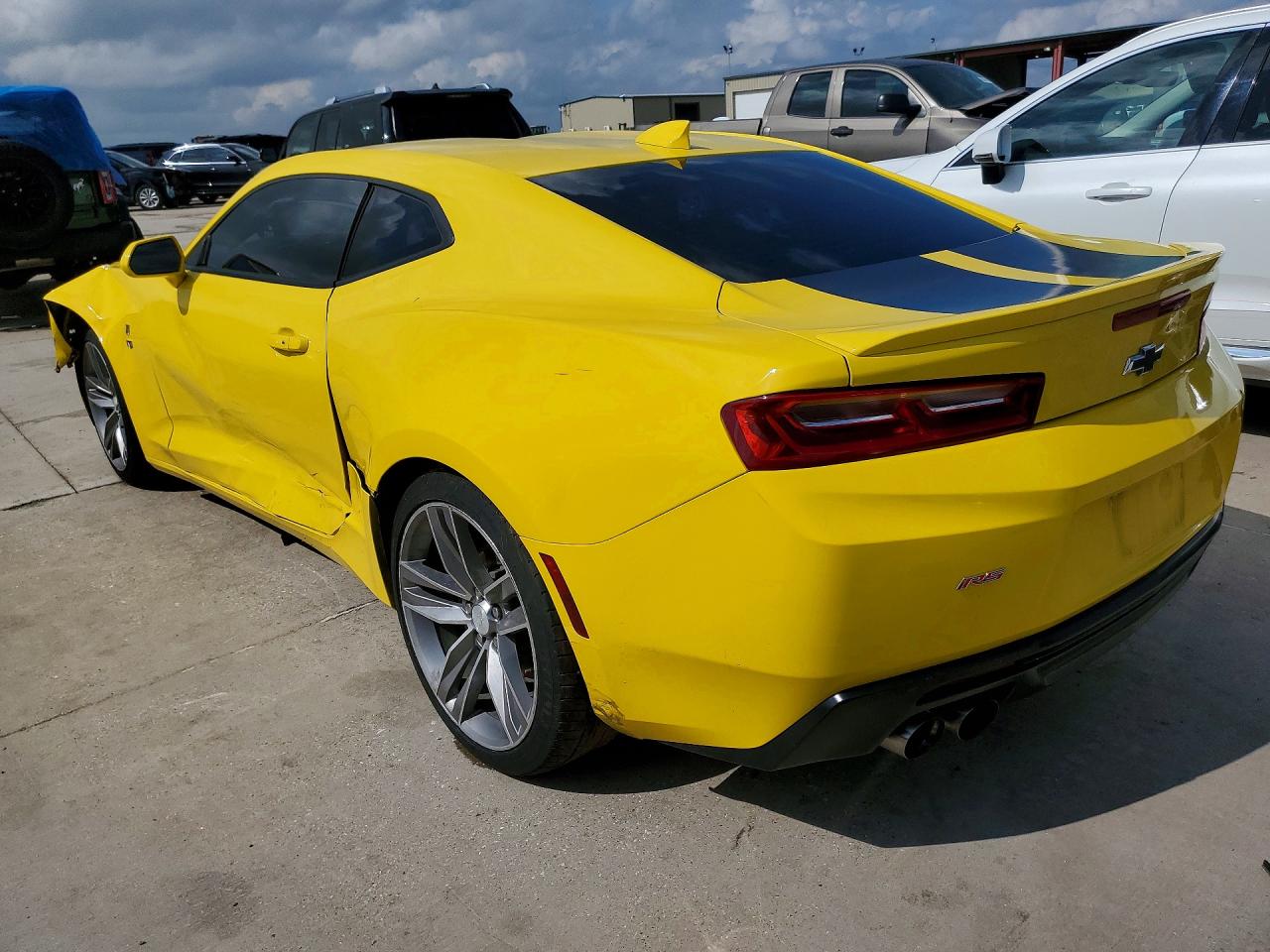 2017 CHEVROLET CAMARO LT photo 4