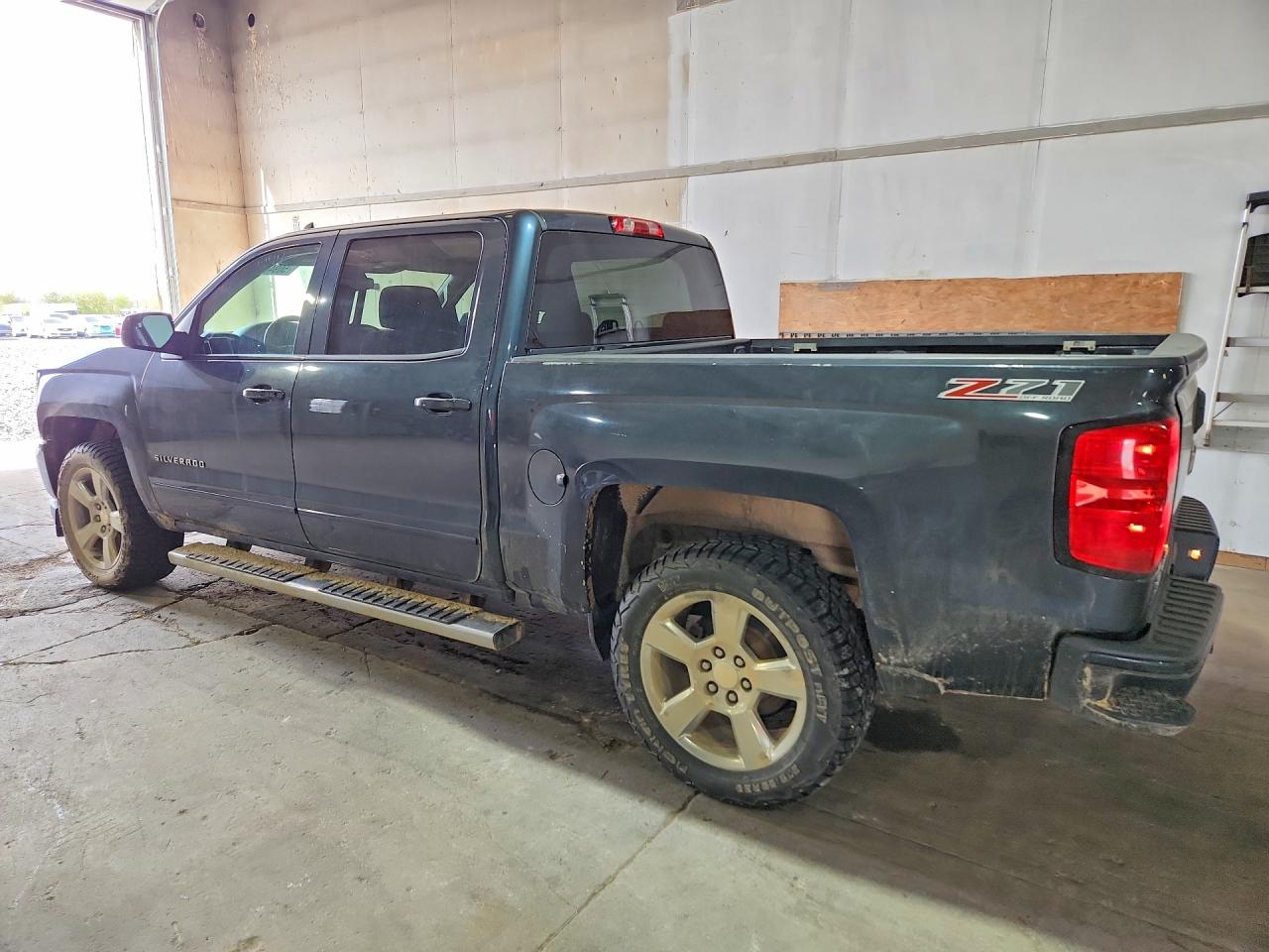 2017 CHEVROLET SILVERADO K1500 LT photo 3
