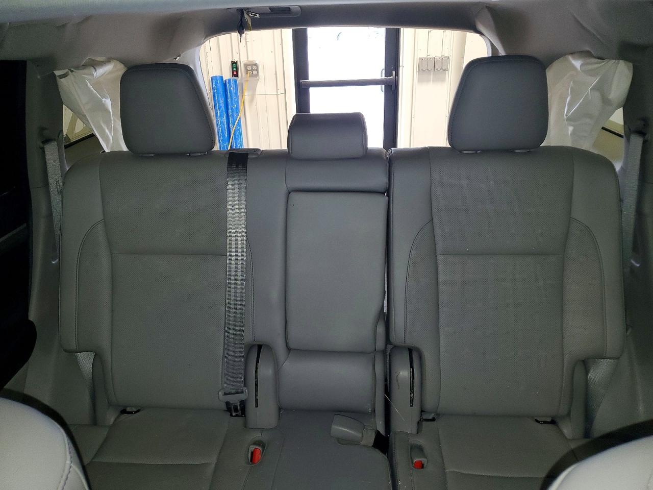 2019 TOYOTA HIGHLANDER LIMITED photo 28