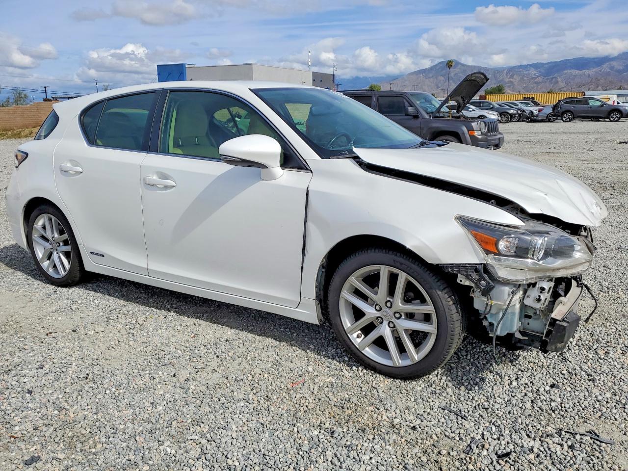 2014 LEXUS CT 200 photo 7
