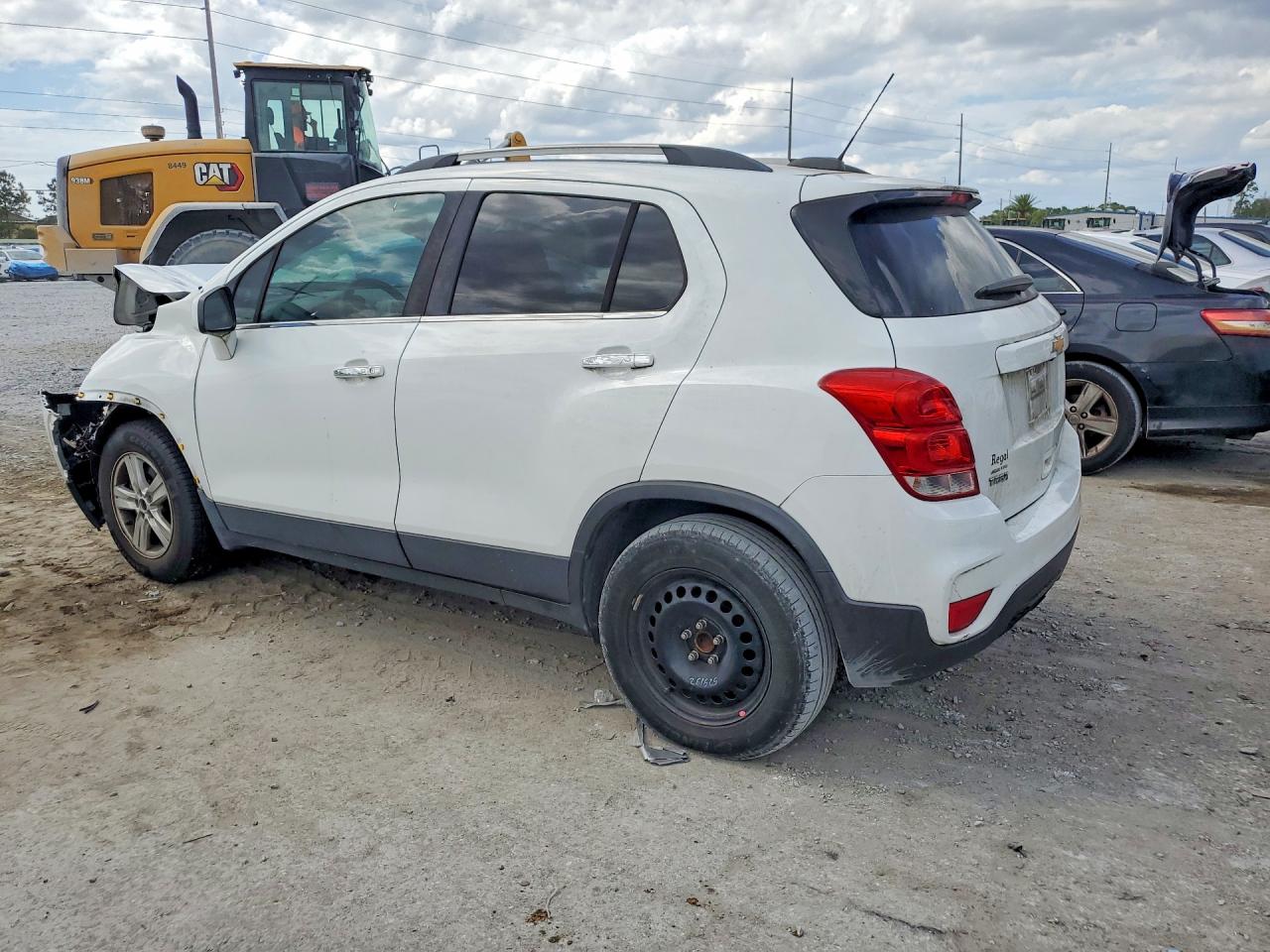 2017 CHEVROLET TRAX 1LT photo 3