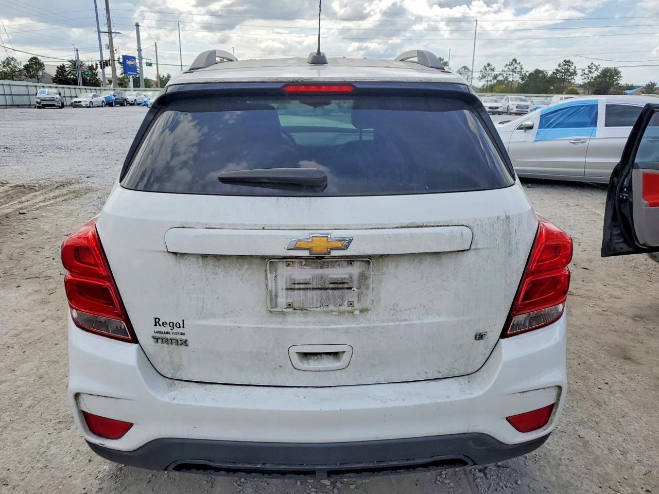 2017 CHEVROLET TRAX 1LT photo 11