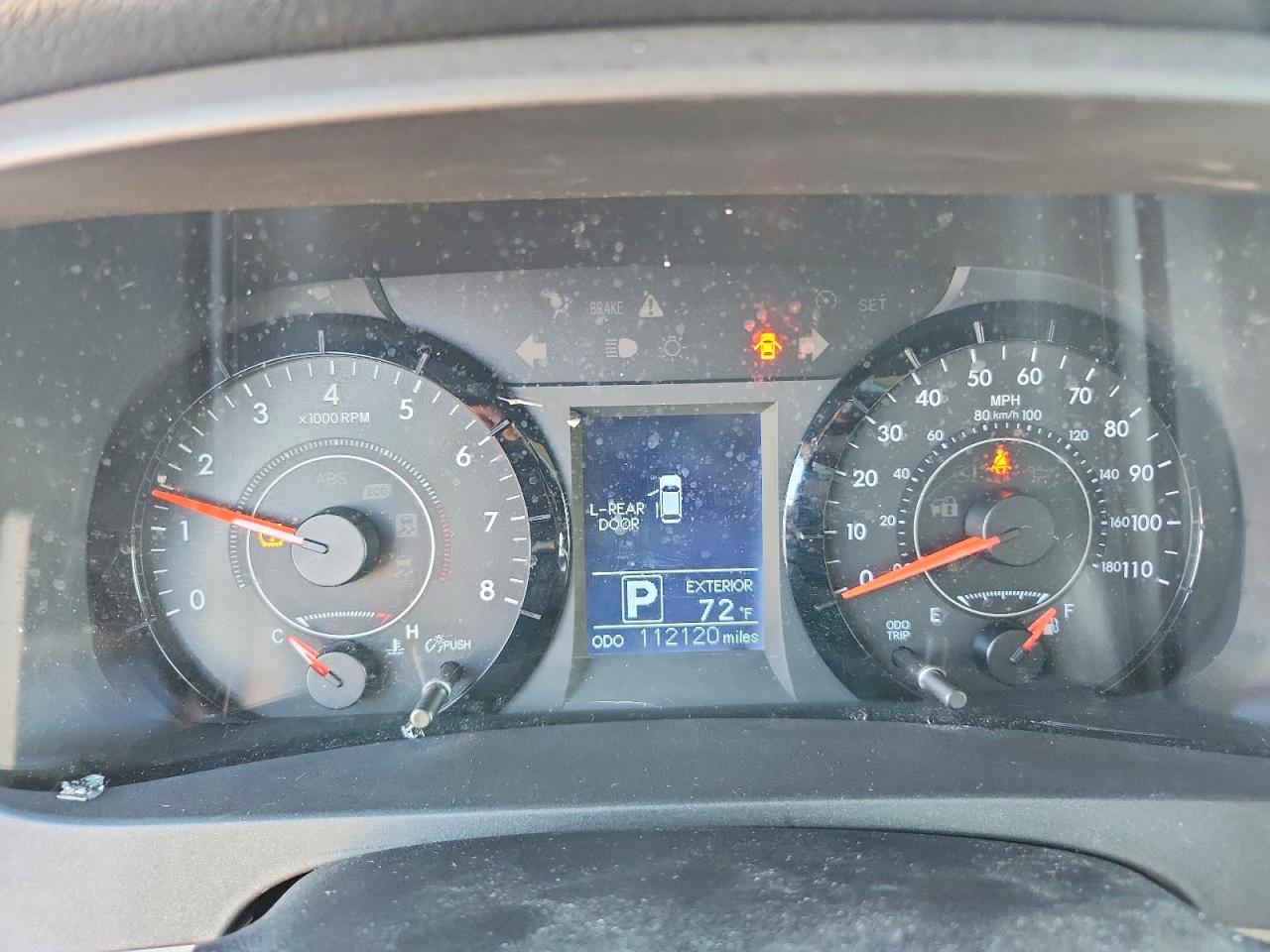 2015 TOYOTA SIENNA LE photo 9