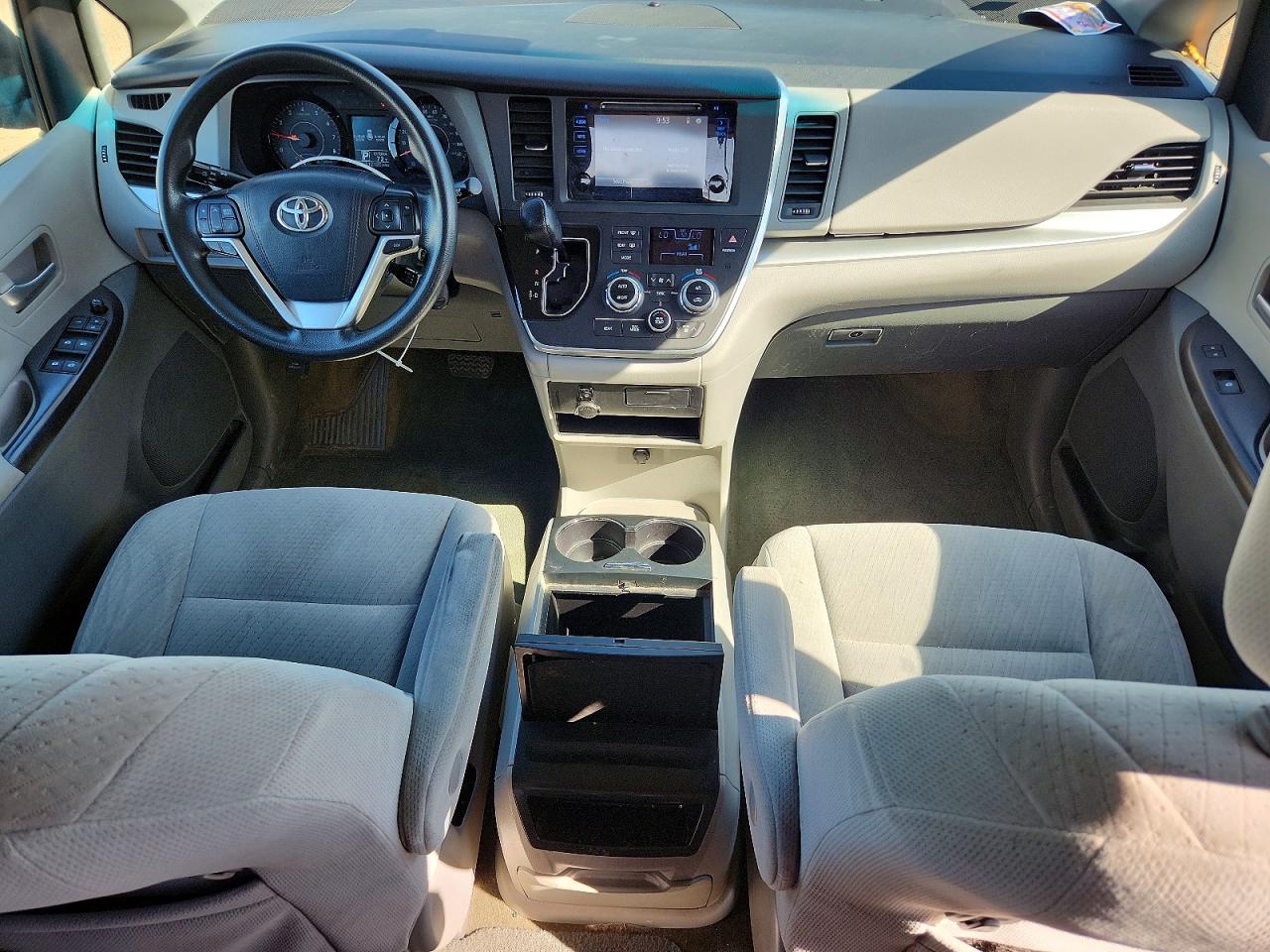 2015 TOYOTA SIENNA LE photo 8