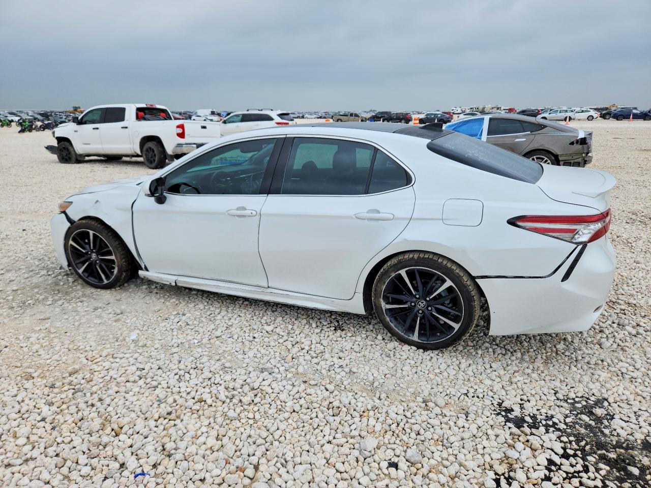 2018 TOYOTA CAMRY XSE V6 photo 3