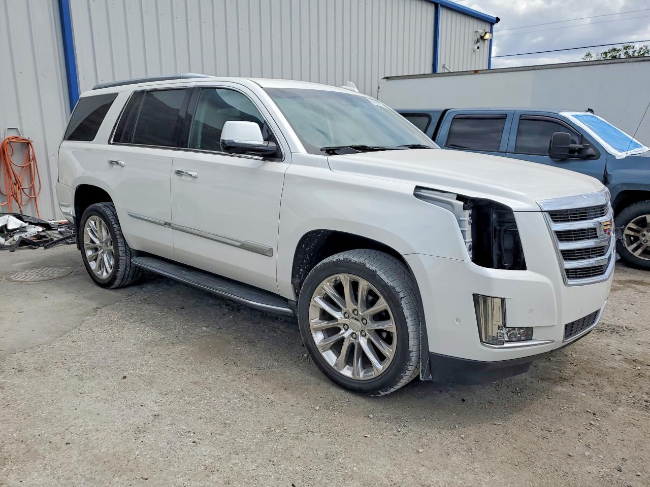 2019 CADILLAC ESCALADE LUXURY photo 7