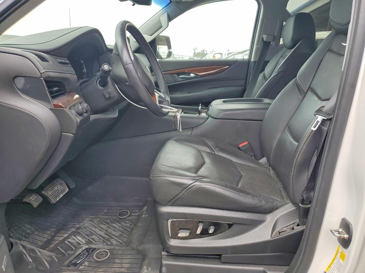 2019 CADILLAC ESCALADE LUXURY photo 13