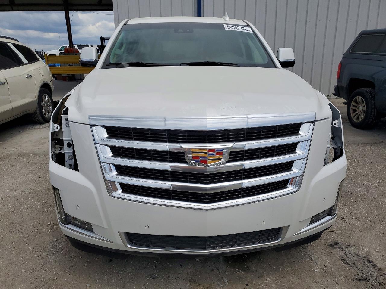 2019 CADILLAC ESCALADE LUXURY photo 9