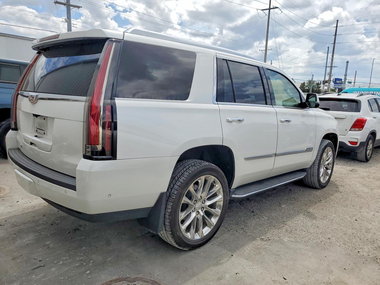 2019 CADILLAC ESCALADE LUXURY photo 5