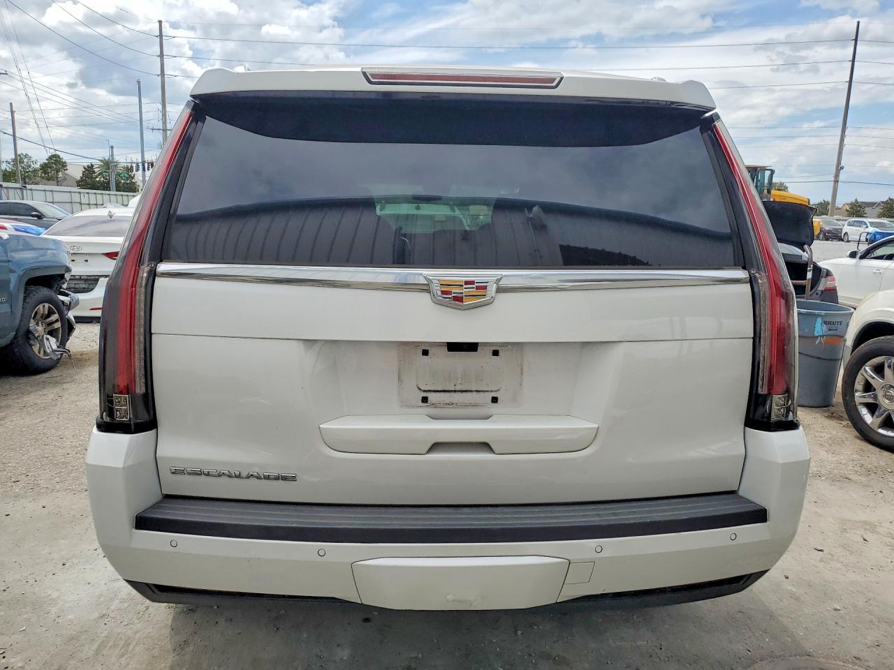 2019 CADILLAC ESCALADE LUXURY photo 11