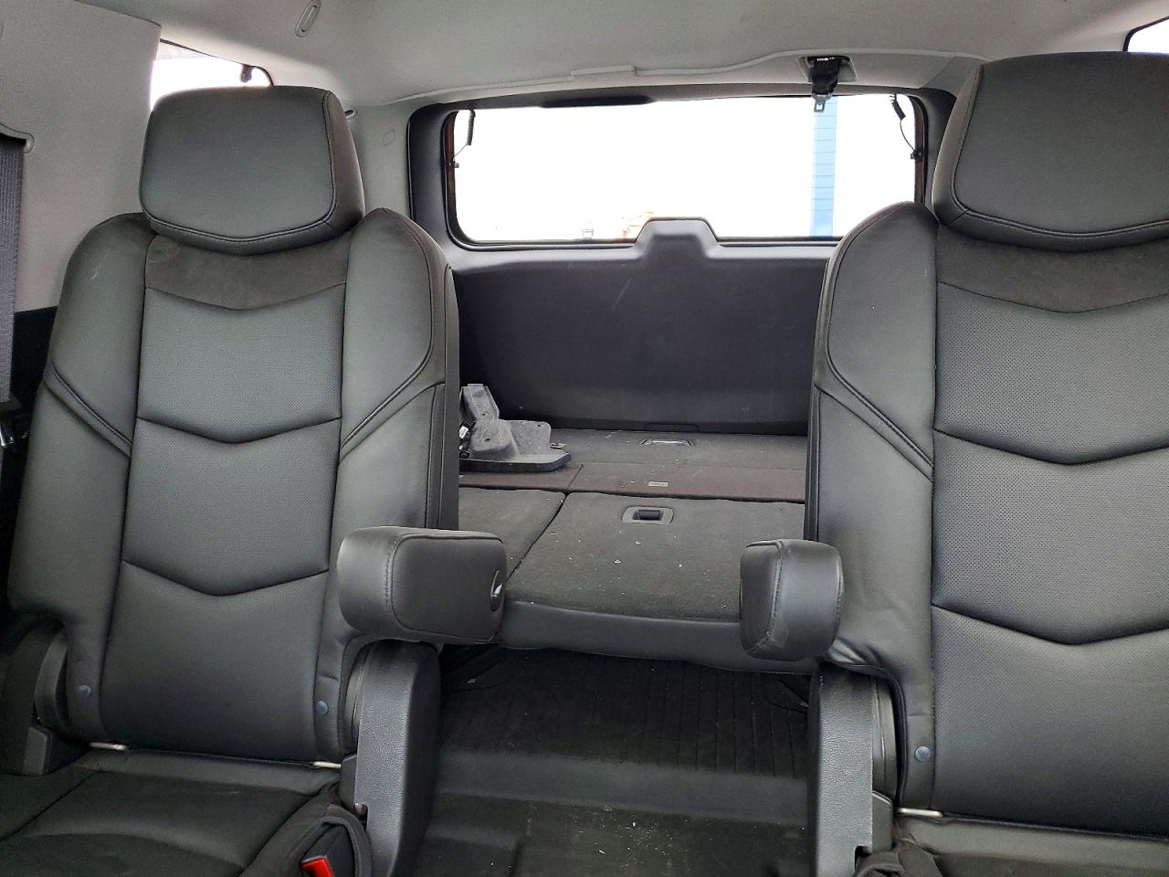 2019 CADILLAC ESCALADE LUXURY photo 19