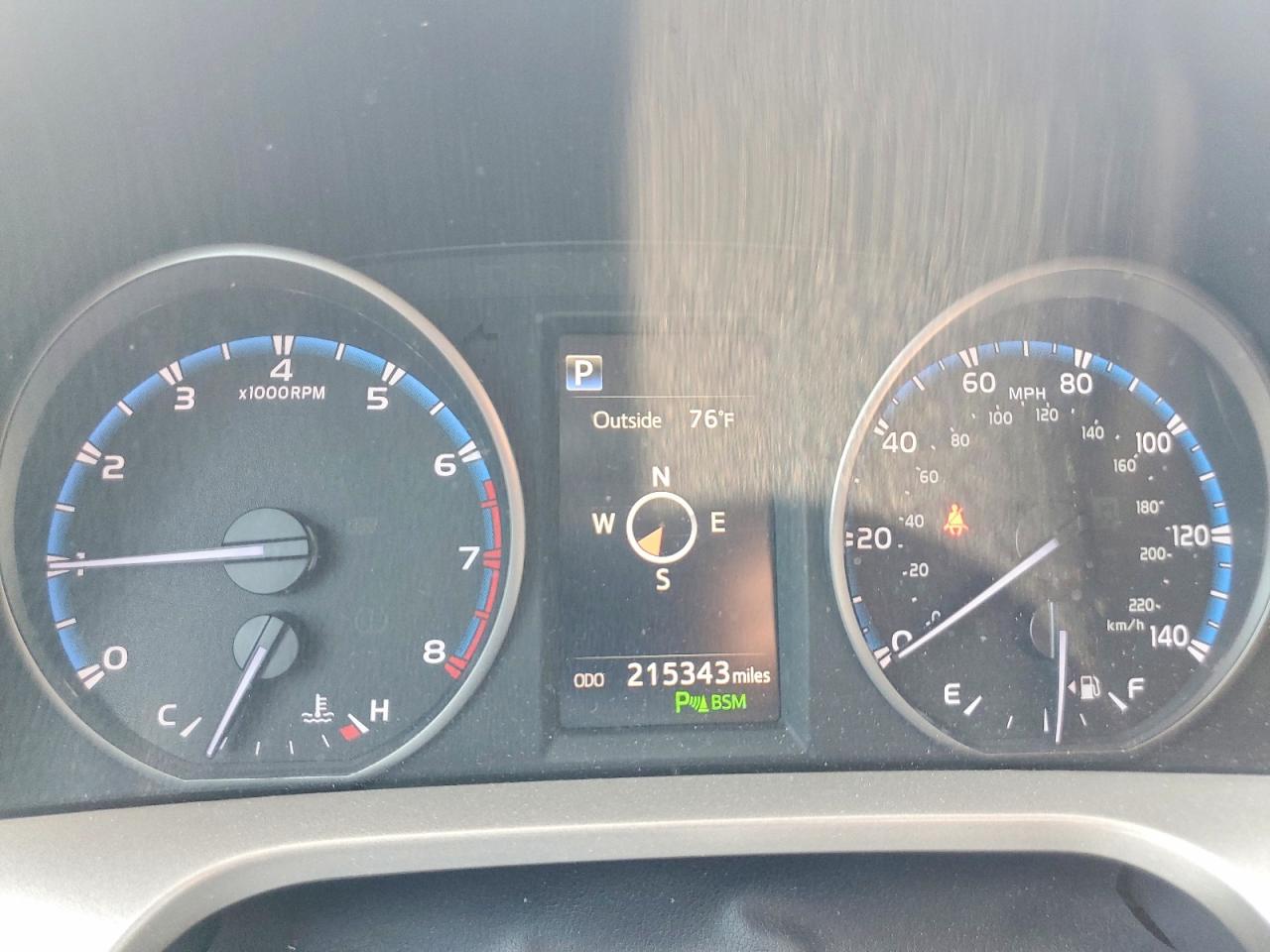 2018 TOYOTA RAV4 XLE photo 17