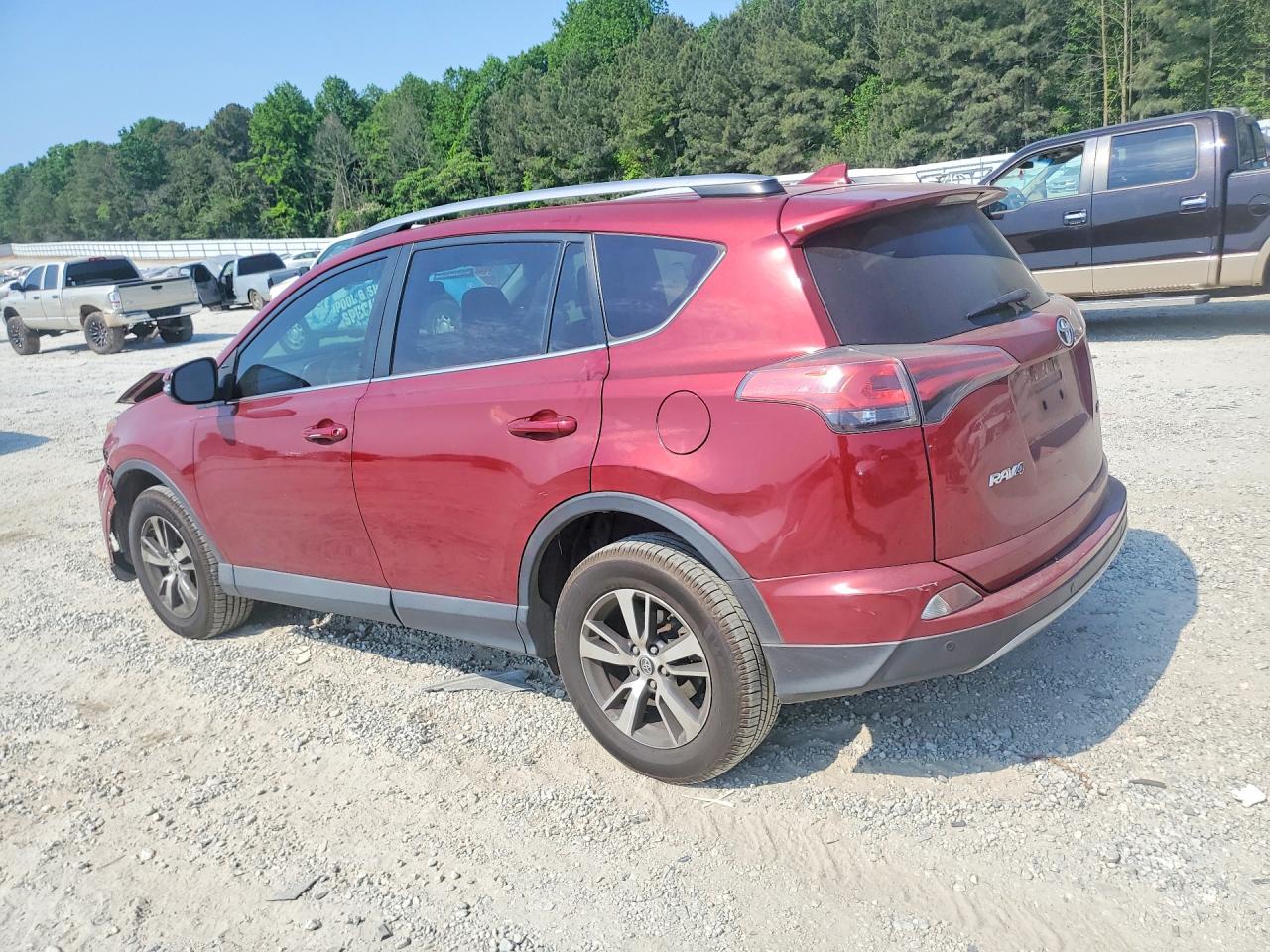 2018 TOYOTA RAV4 XLE photo 3