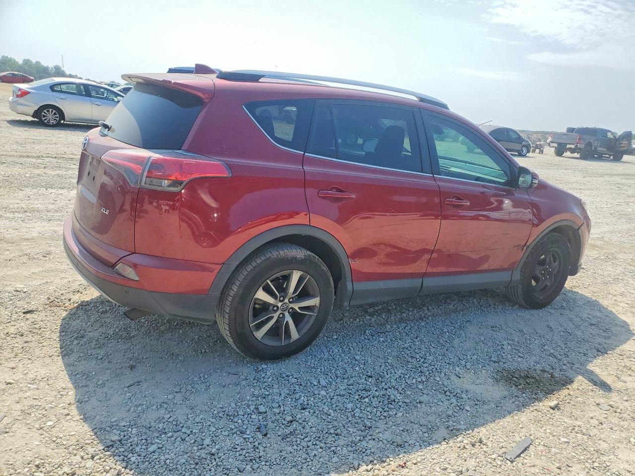 2018 TOYOTA RAV4 XLE photo 5