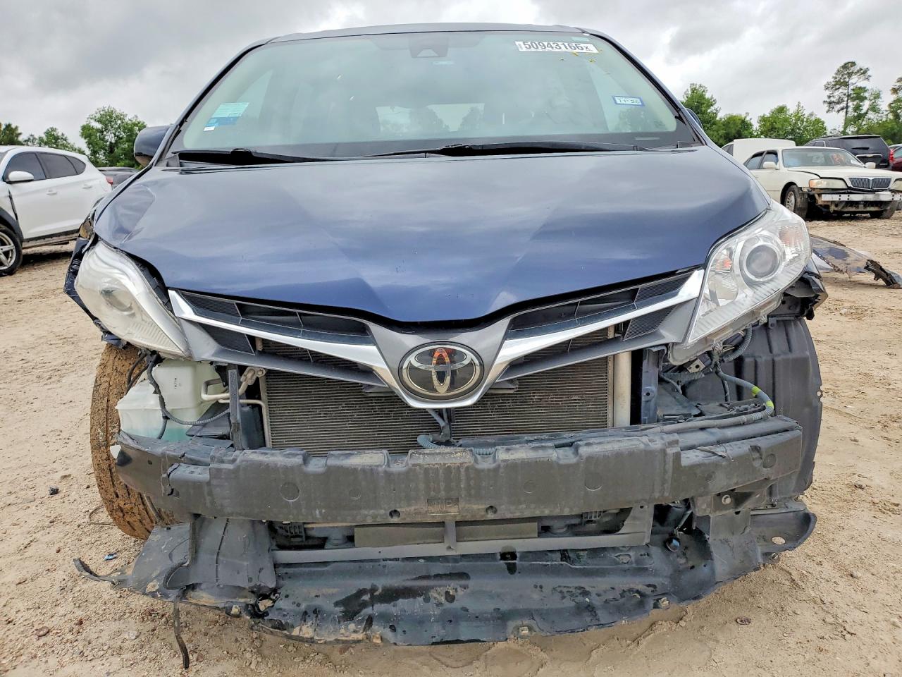 2020 TOYOTA SIENNA photo 13