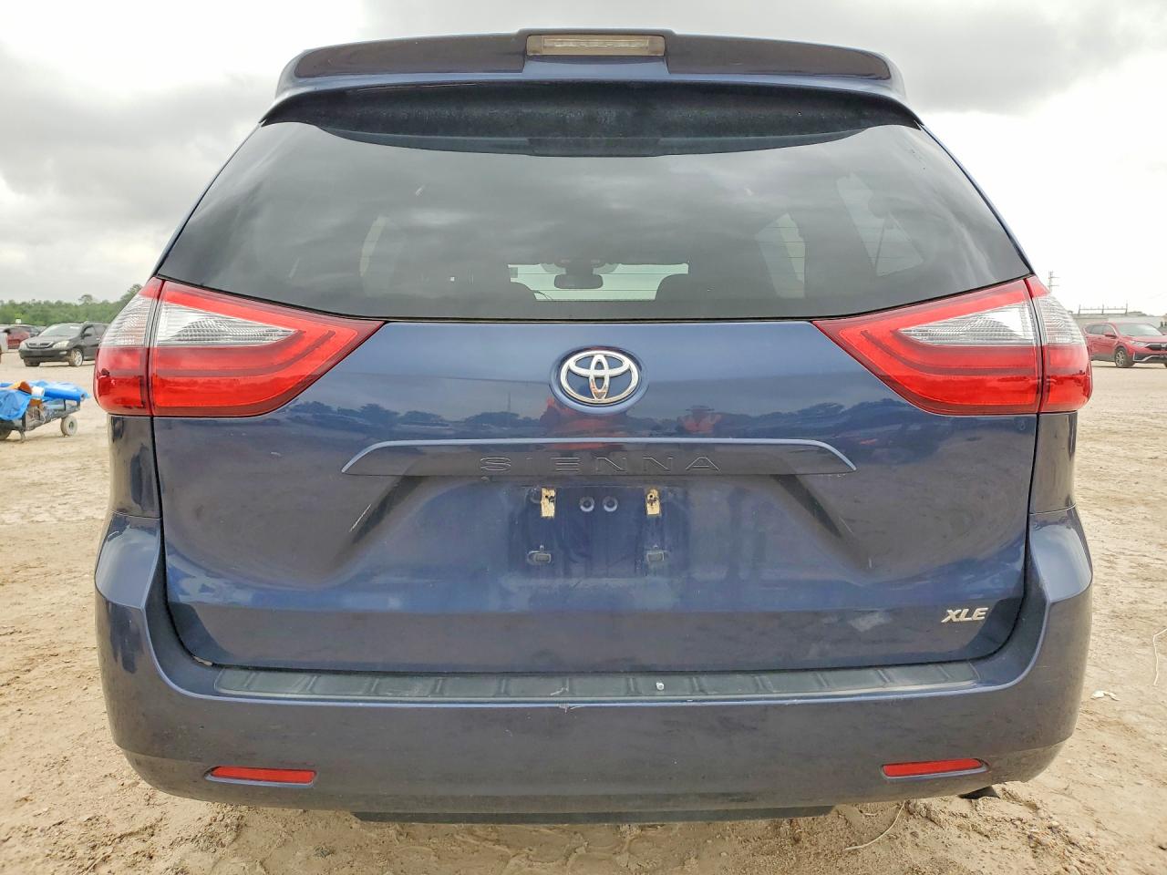2020 TOYOTA SIENNA photo 16