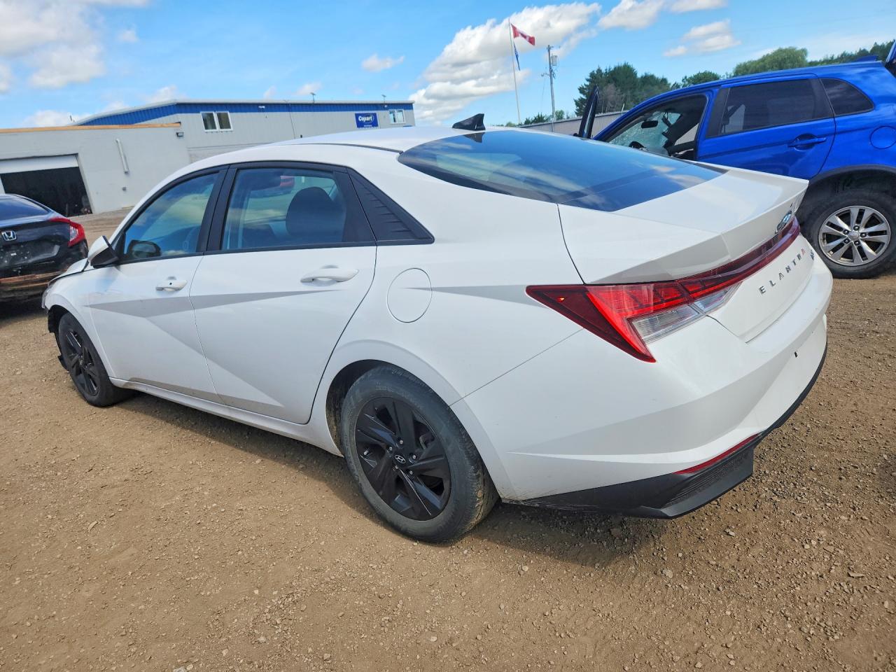 2022 HYUNDAI ELANTRA BLUE photo 2