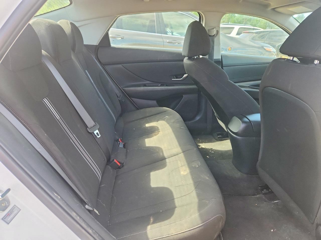 2022 HYUNDAI ELANTRA BLUE photo 10