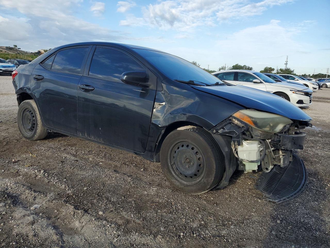 2015 TOYOTA COROLLA L photo 10