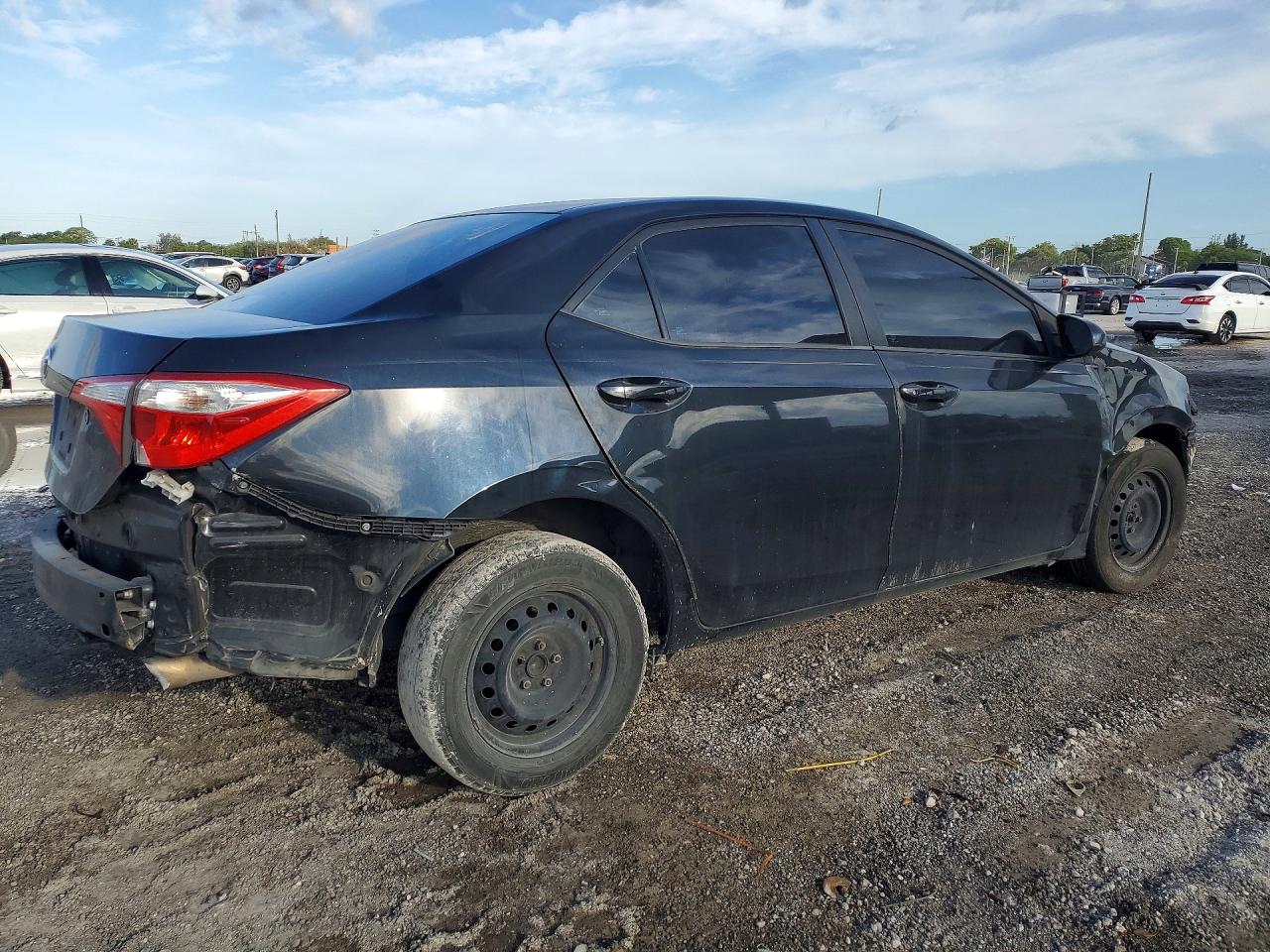 2015 TOYOTA COROLLA L photo 7