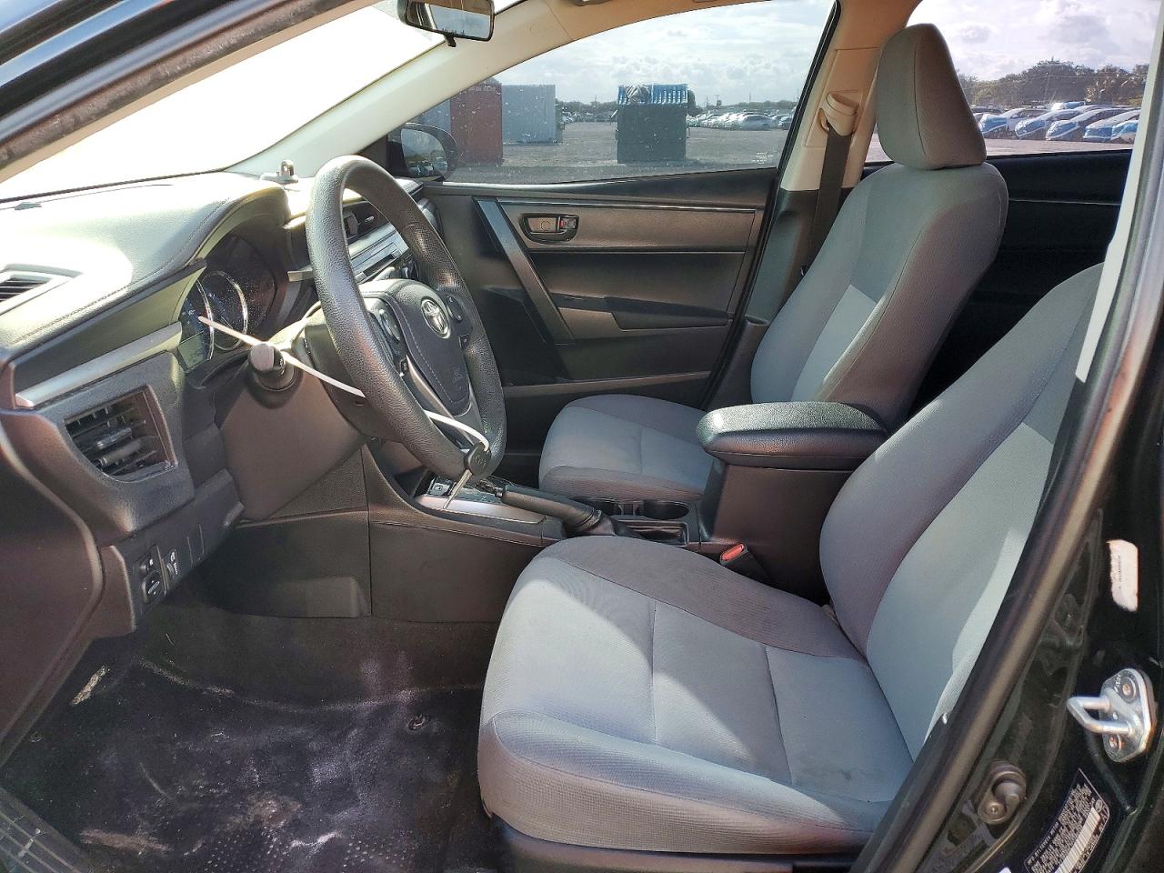 2015 TOYOTA COROLLA L photo 19