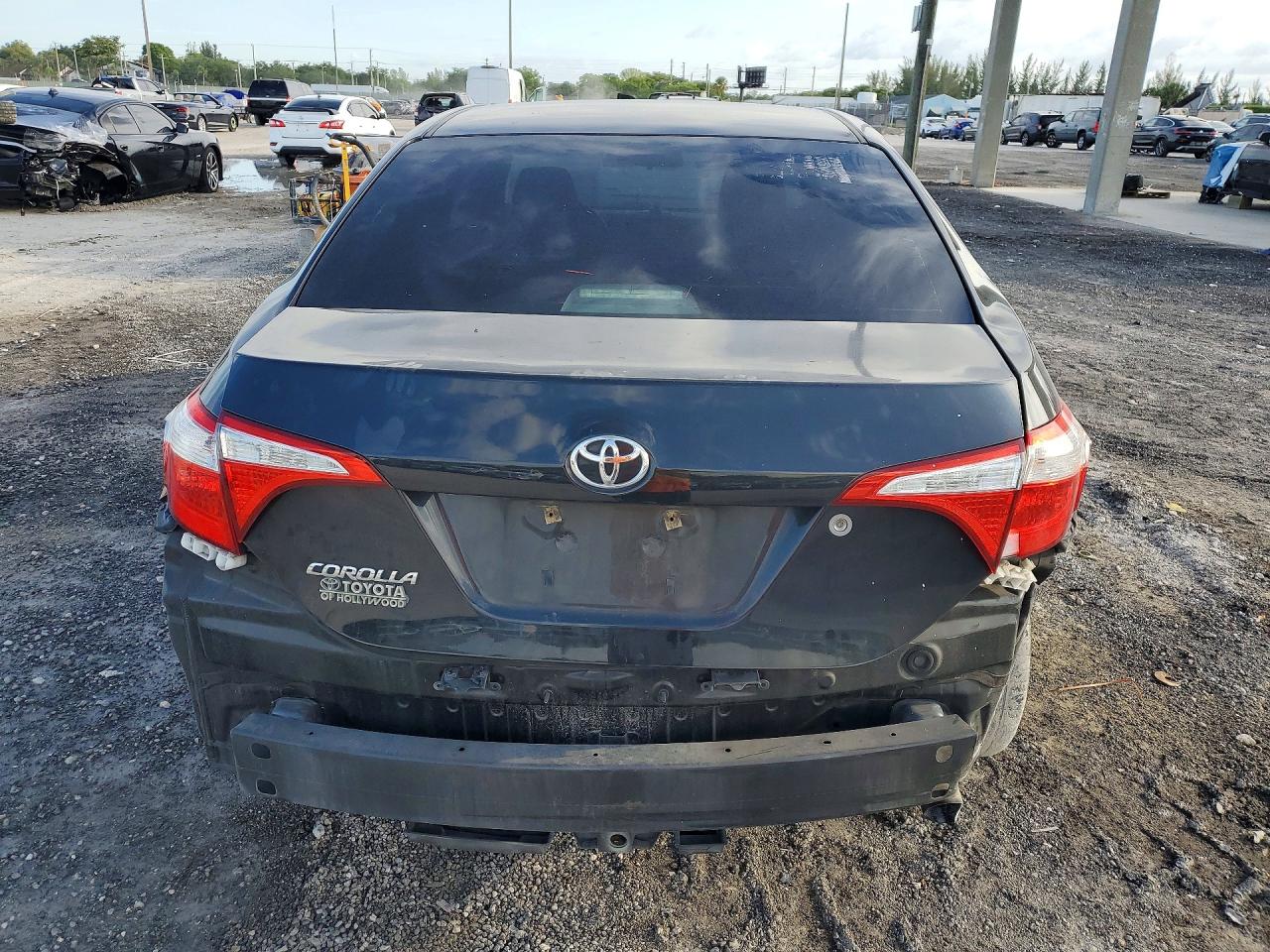 2015 TOYOTA COROLLA L photo 16