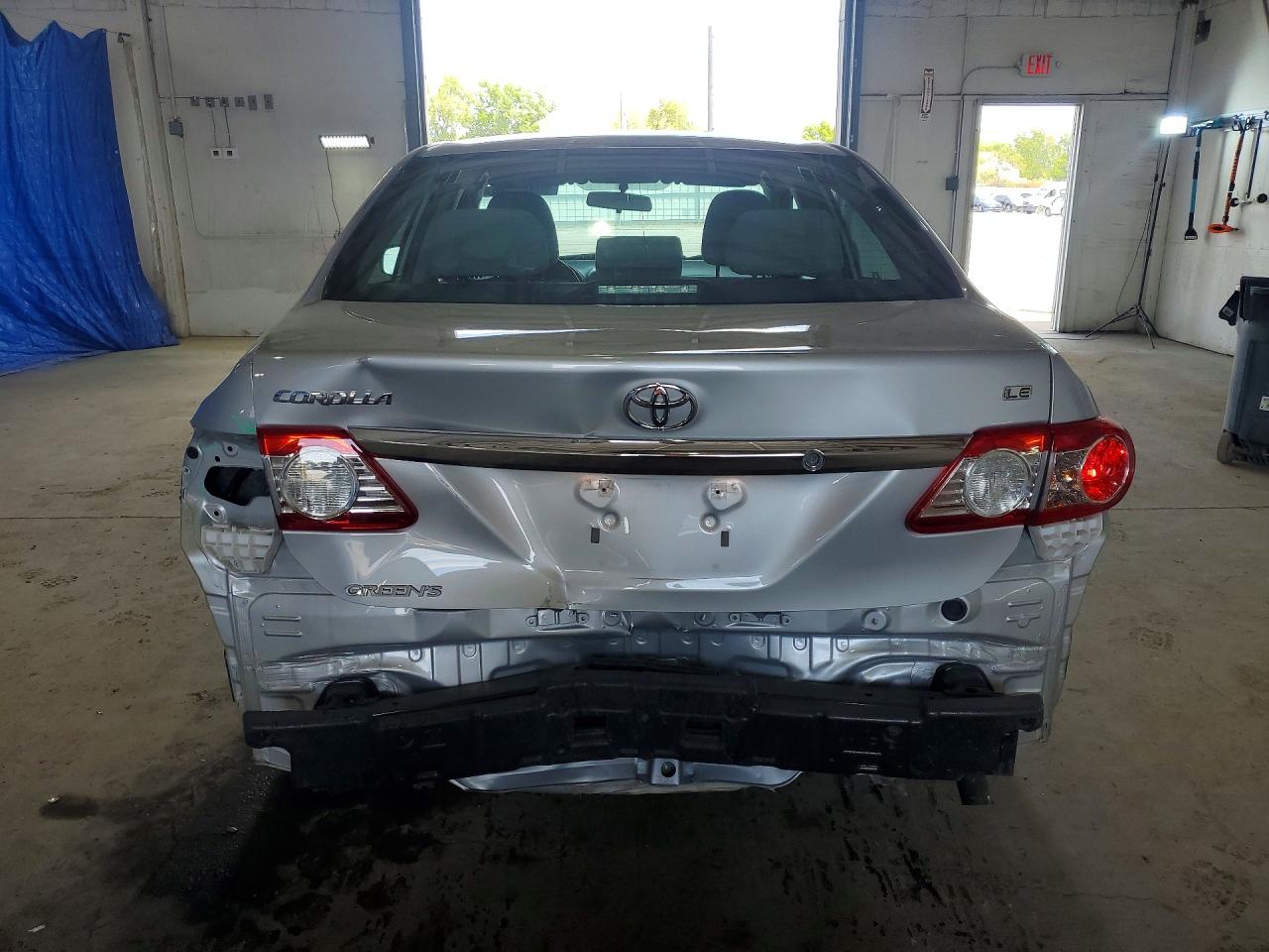 2013 TOYOTA COROLLA LE photo 11