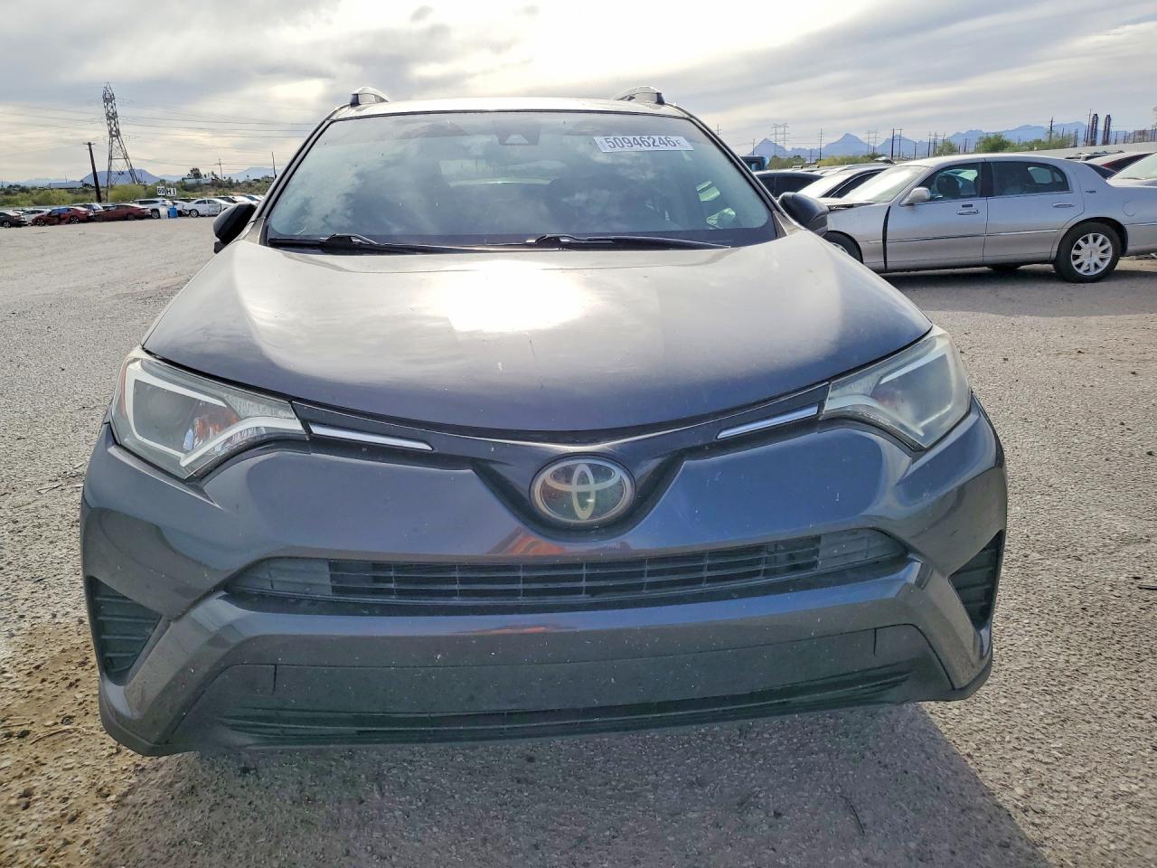 2018 TOYOTA RAV4 LE photo 9