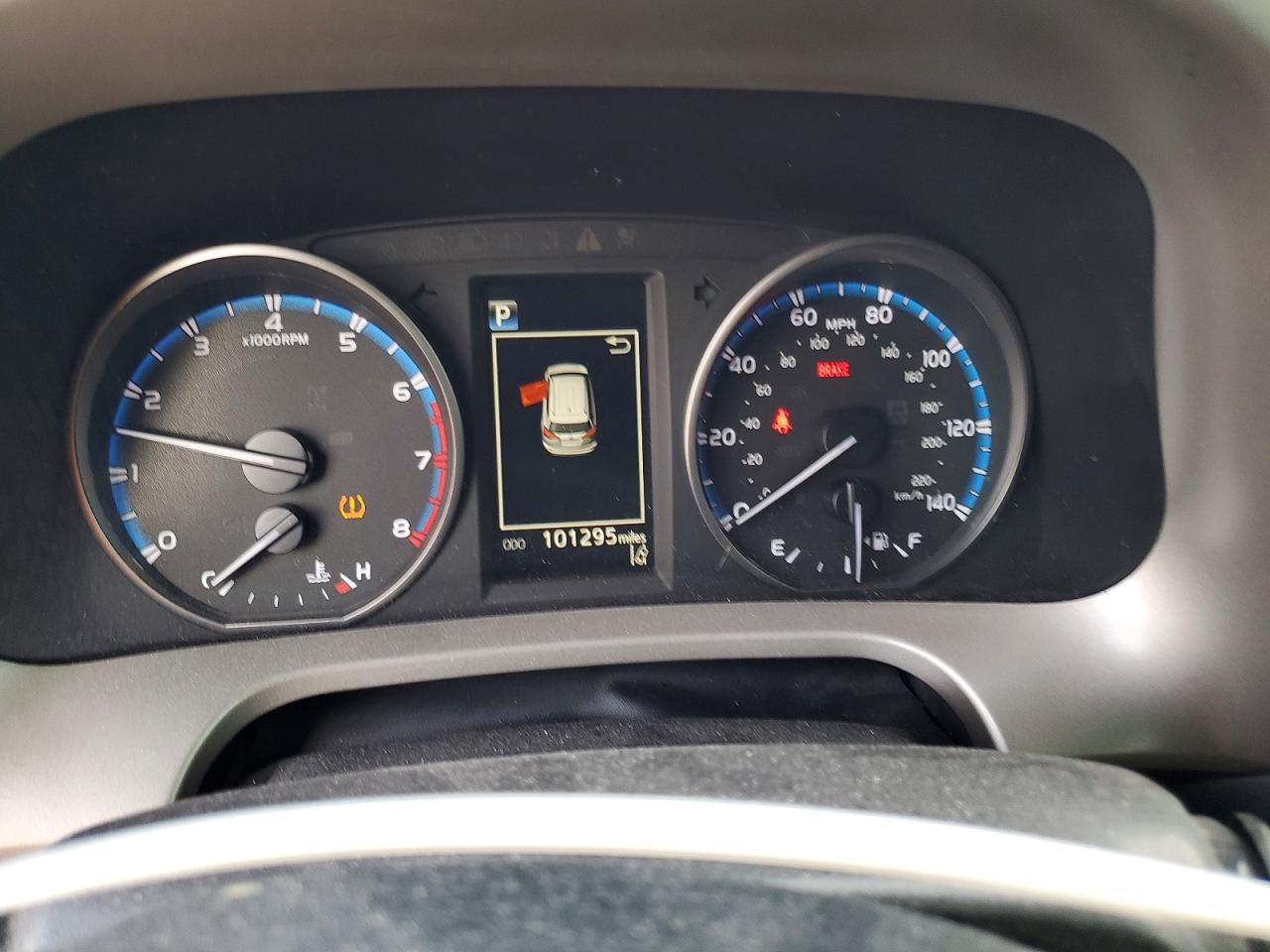 2018 TOYOTA RAV4 LE photo 17