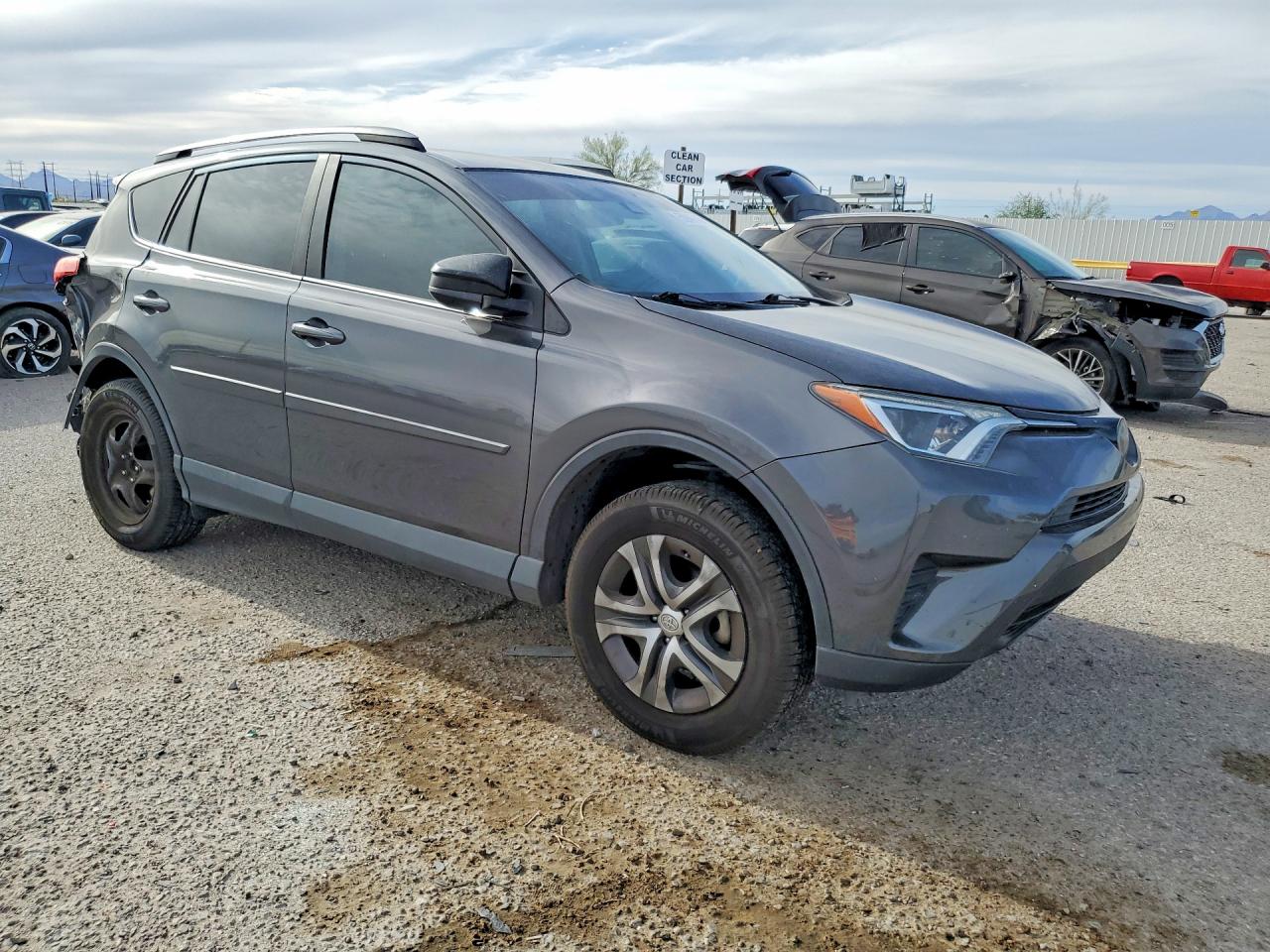 2018 TOYOTA RAV4 LE photo 7