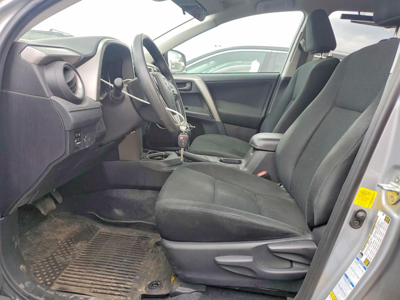 2018 TOYOTA RAV4 LE photo 13