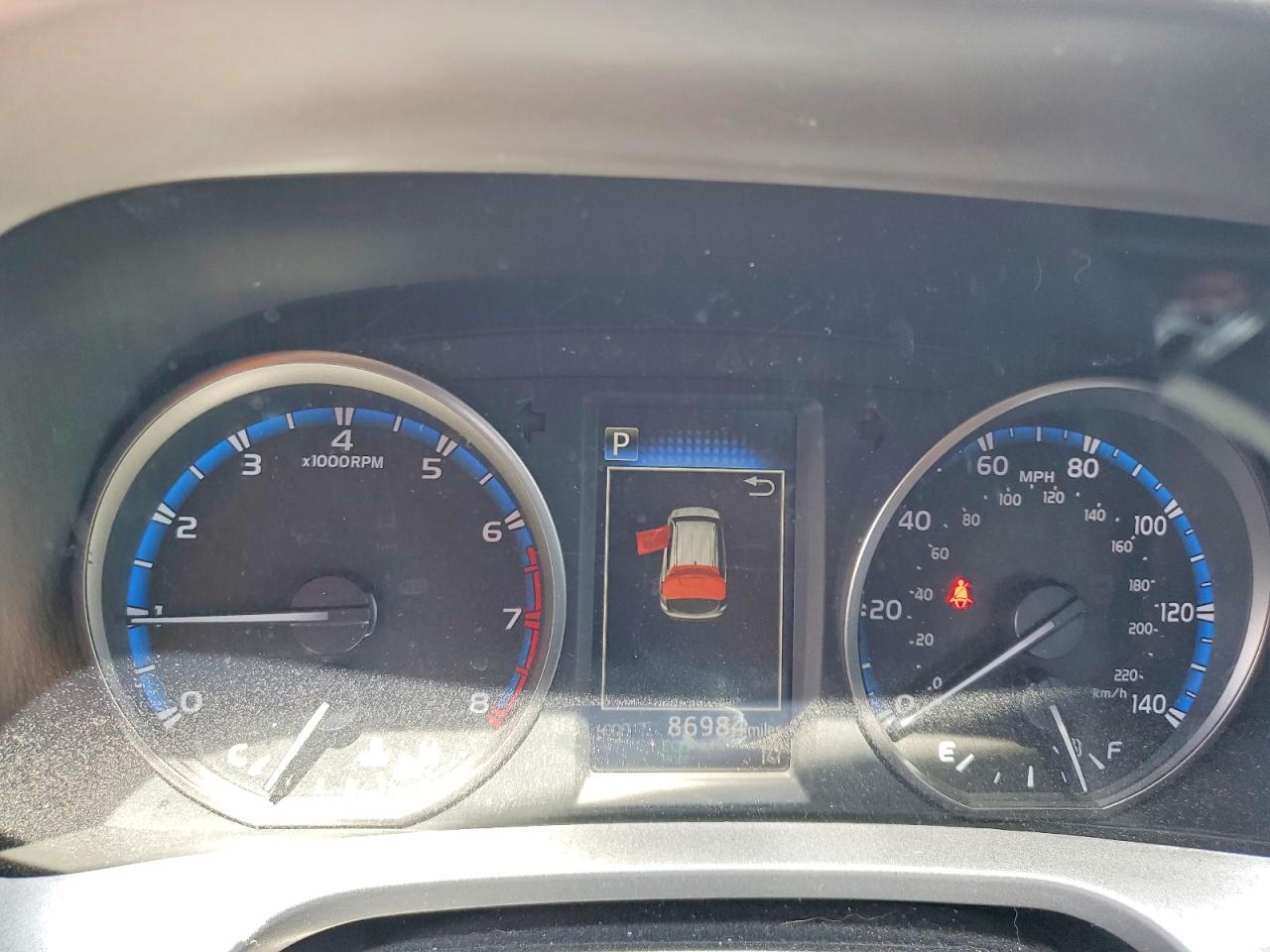 2018 TOYOTA RAV4 LE photo 17