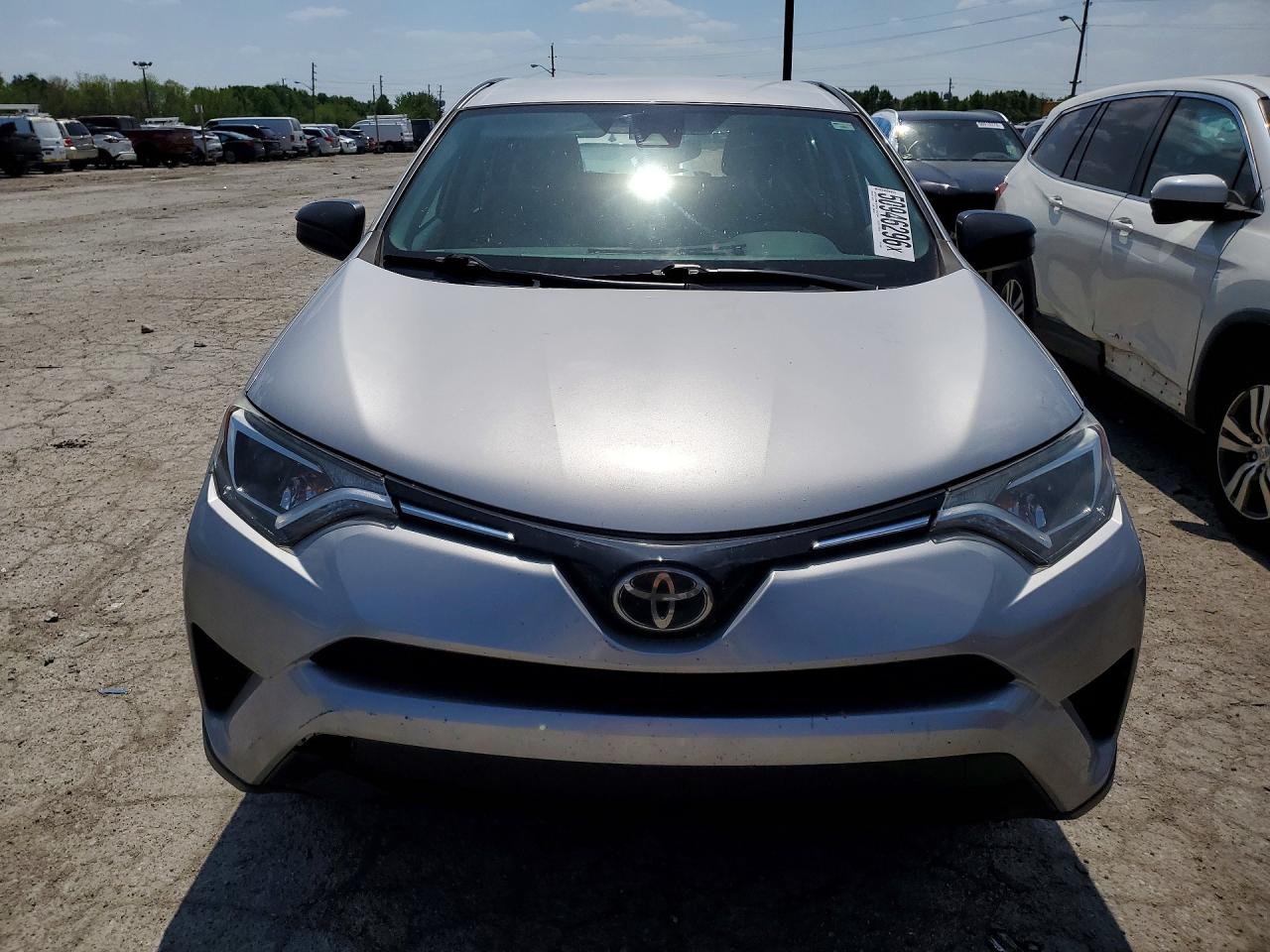 2018 TOYOTA RAV4 LE photo 9