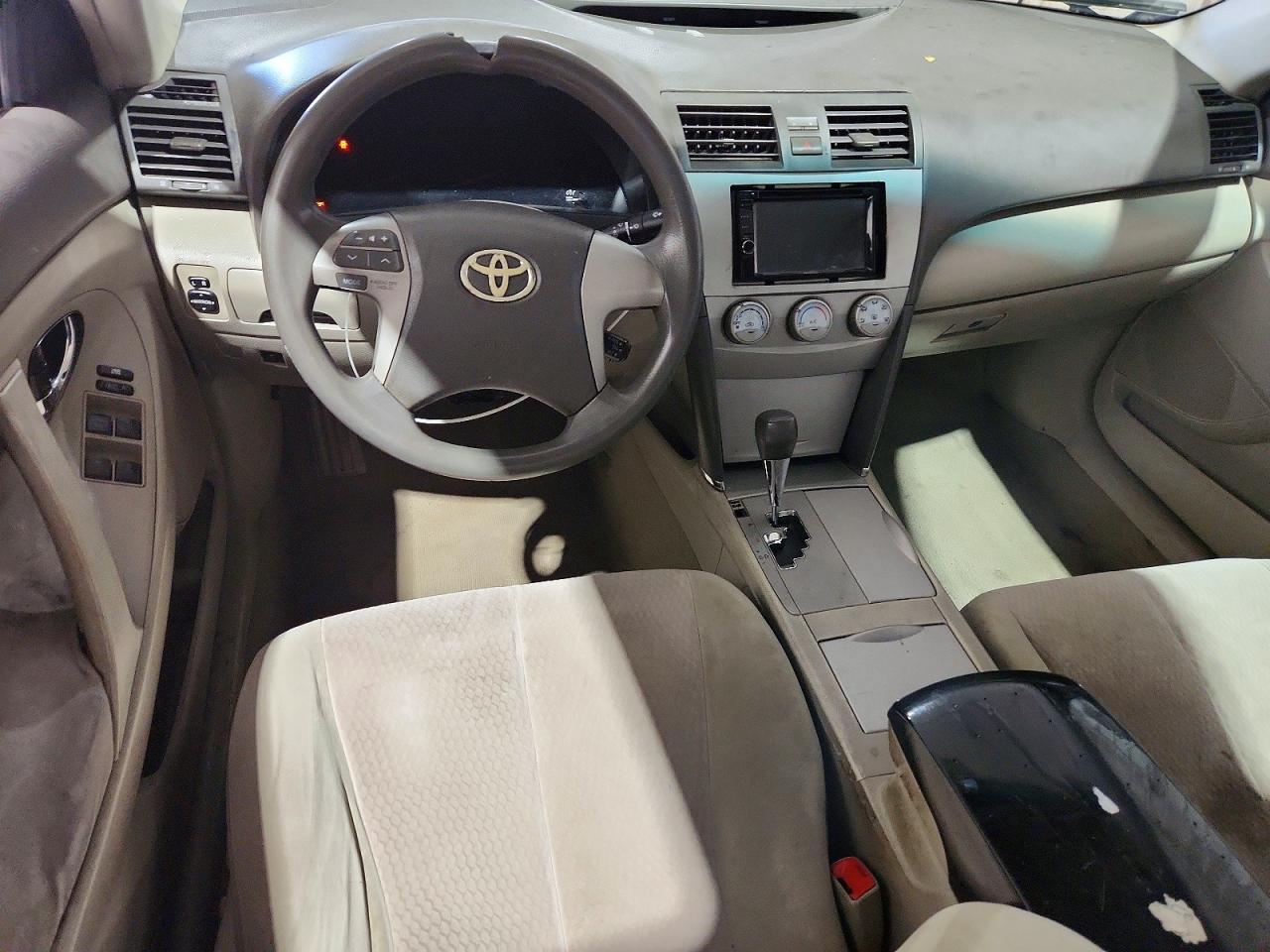 2011 TOYOTA CAMRY LE photo 15