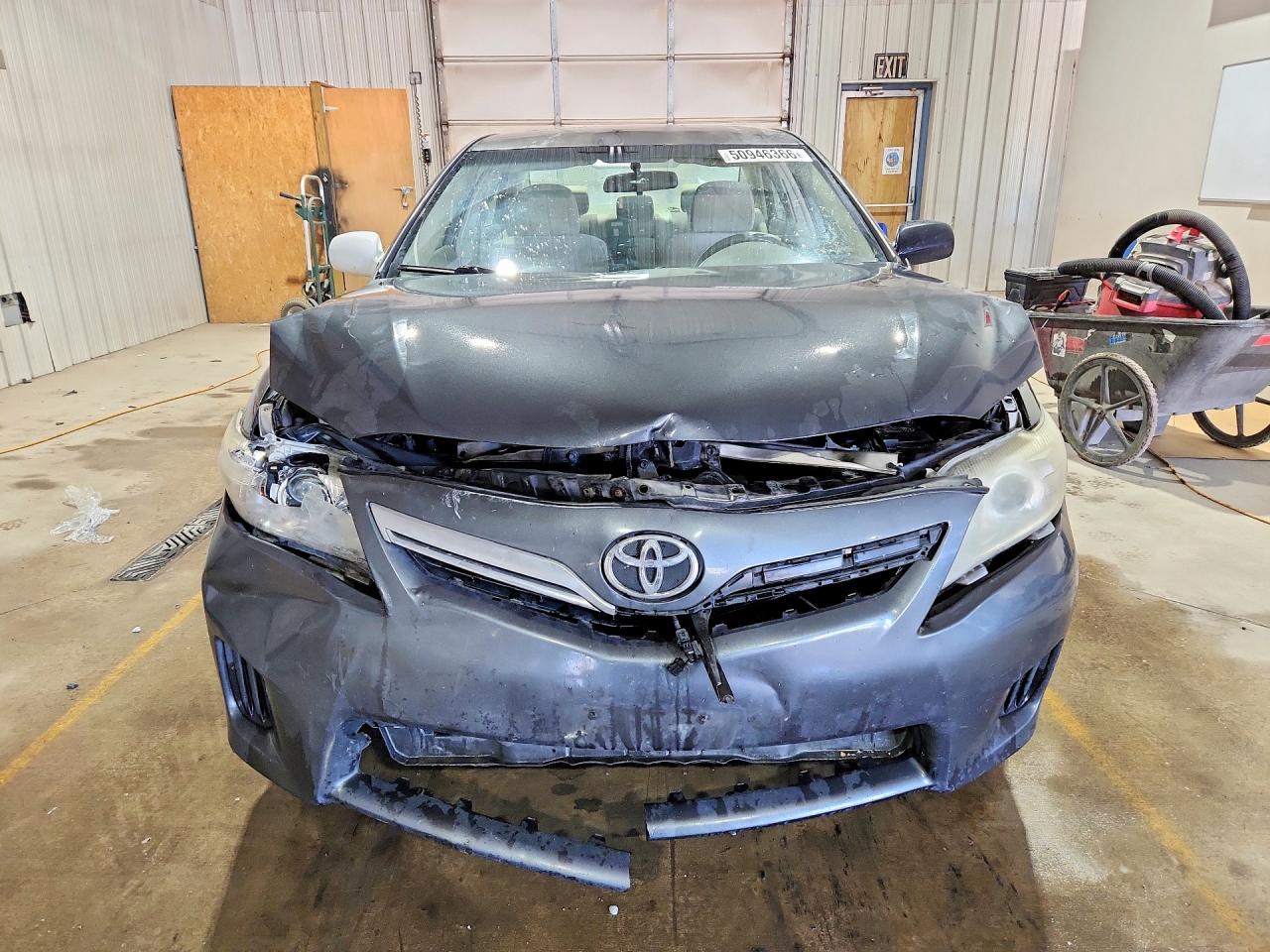 2011 TOYOTA CAMRY LE photo 9