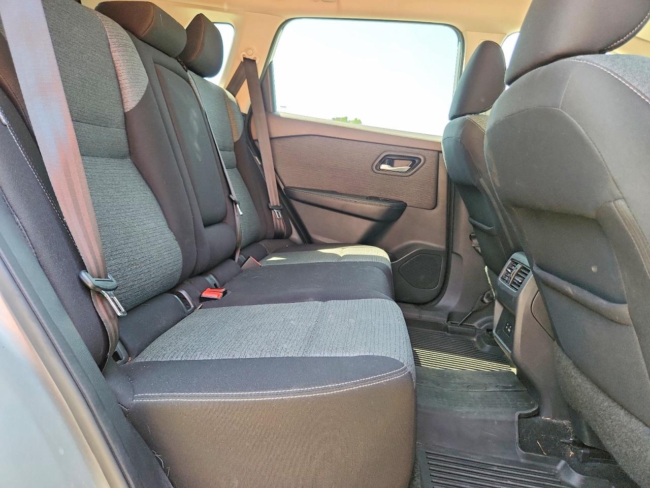 2021 NISSAN ROGUE SV photo 31