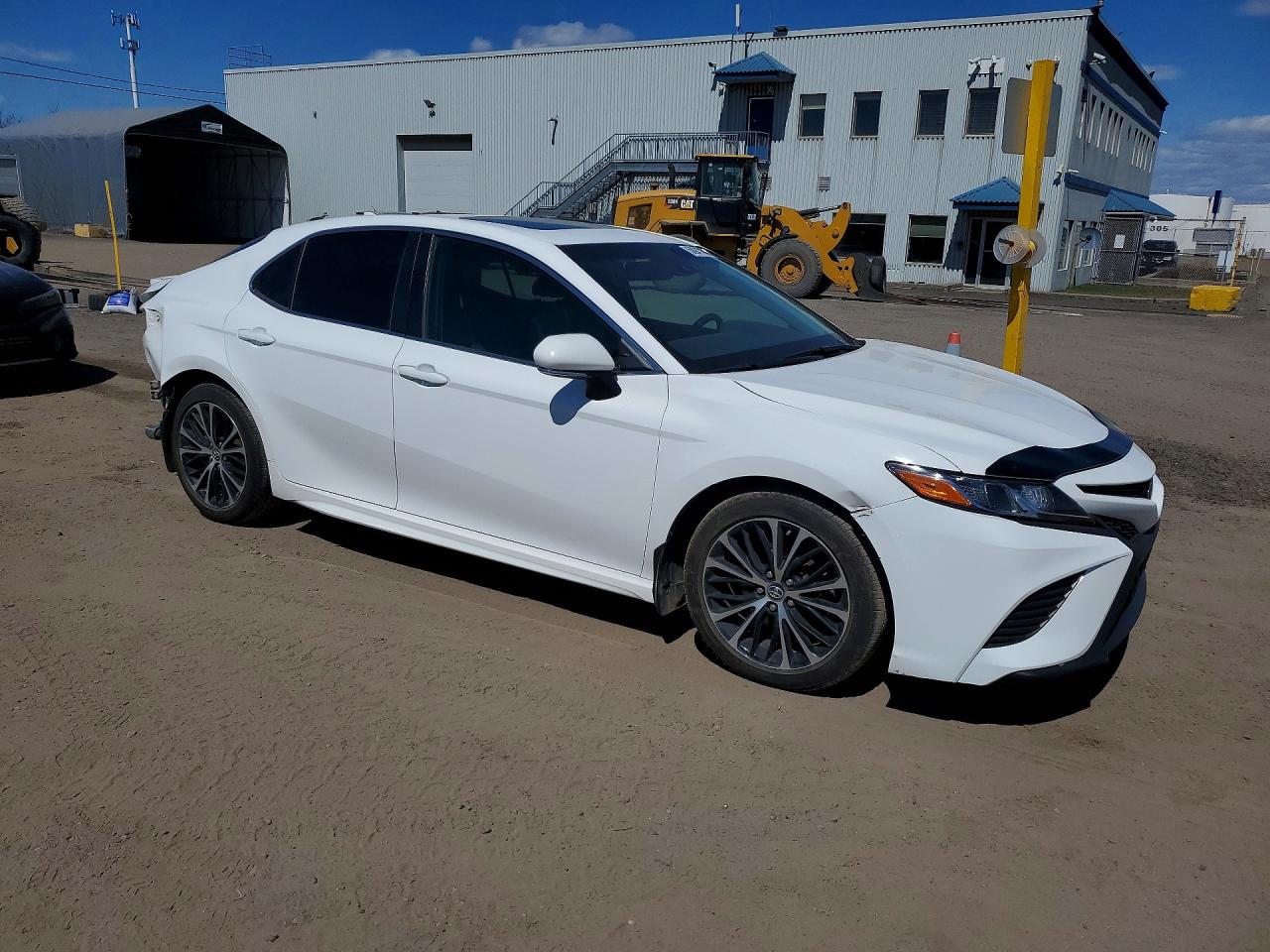 2018 TOYOTA CAMRY L photo 10