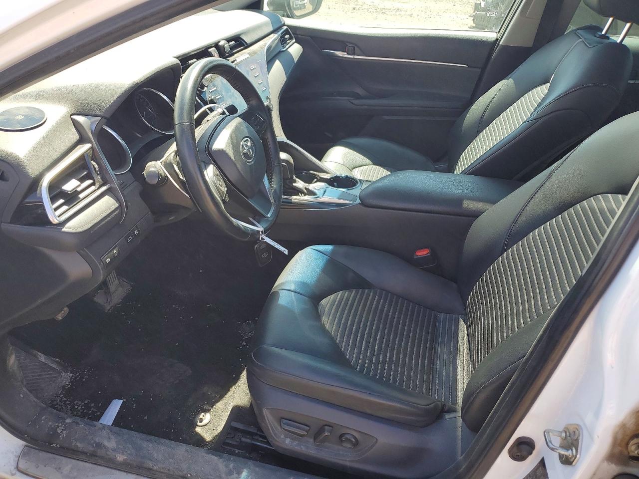 2018 TOYOTA CAMRY L photo 19
