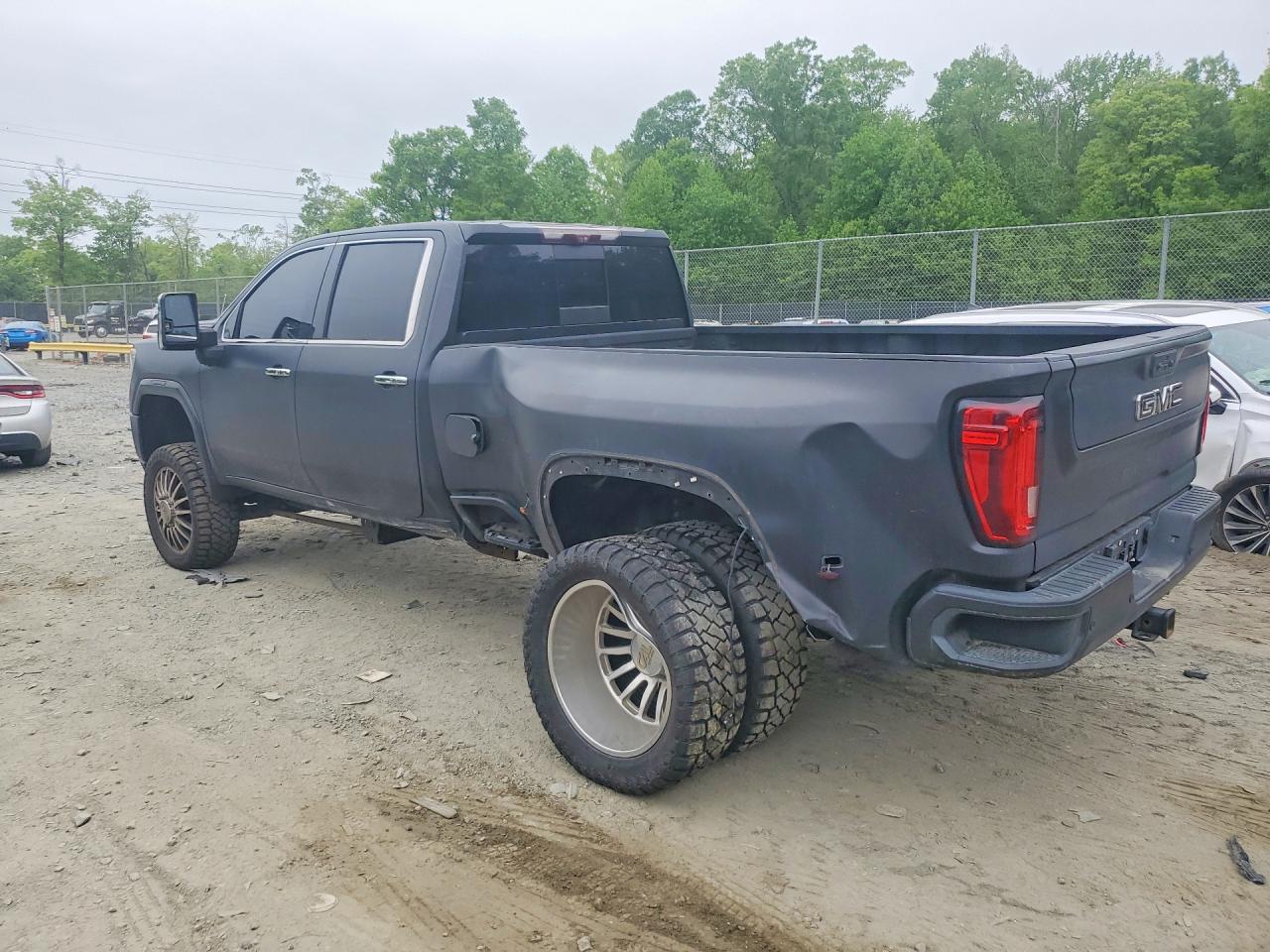 2020 GMC SIERRA K3500 DENALI photo 3
