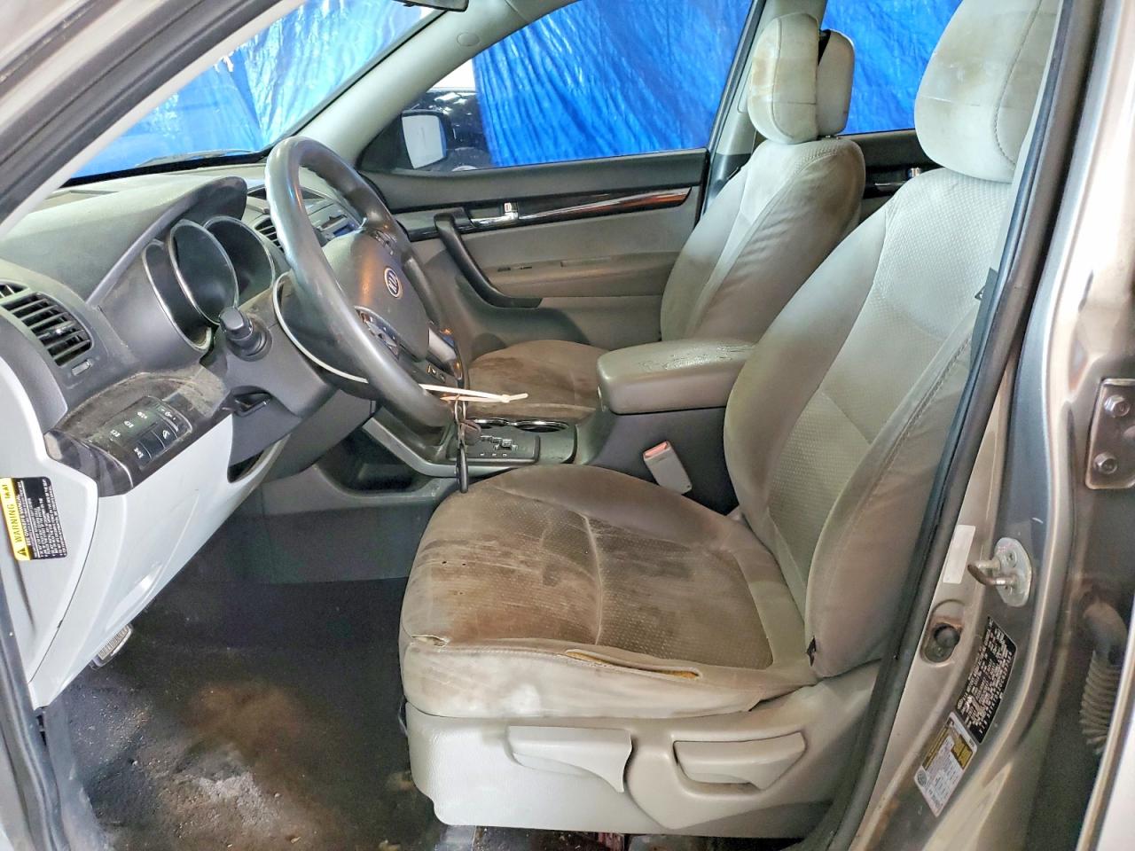 2012 KIA SORENTO LX photo 13