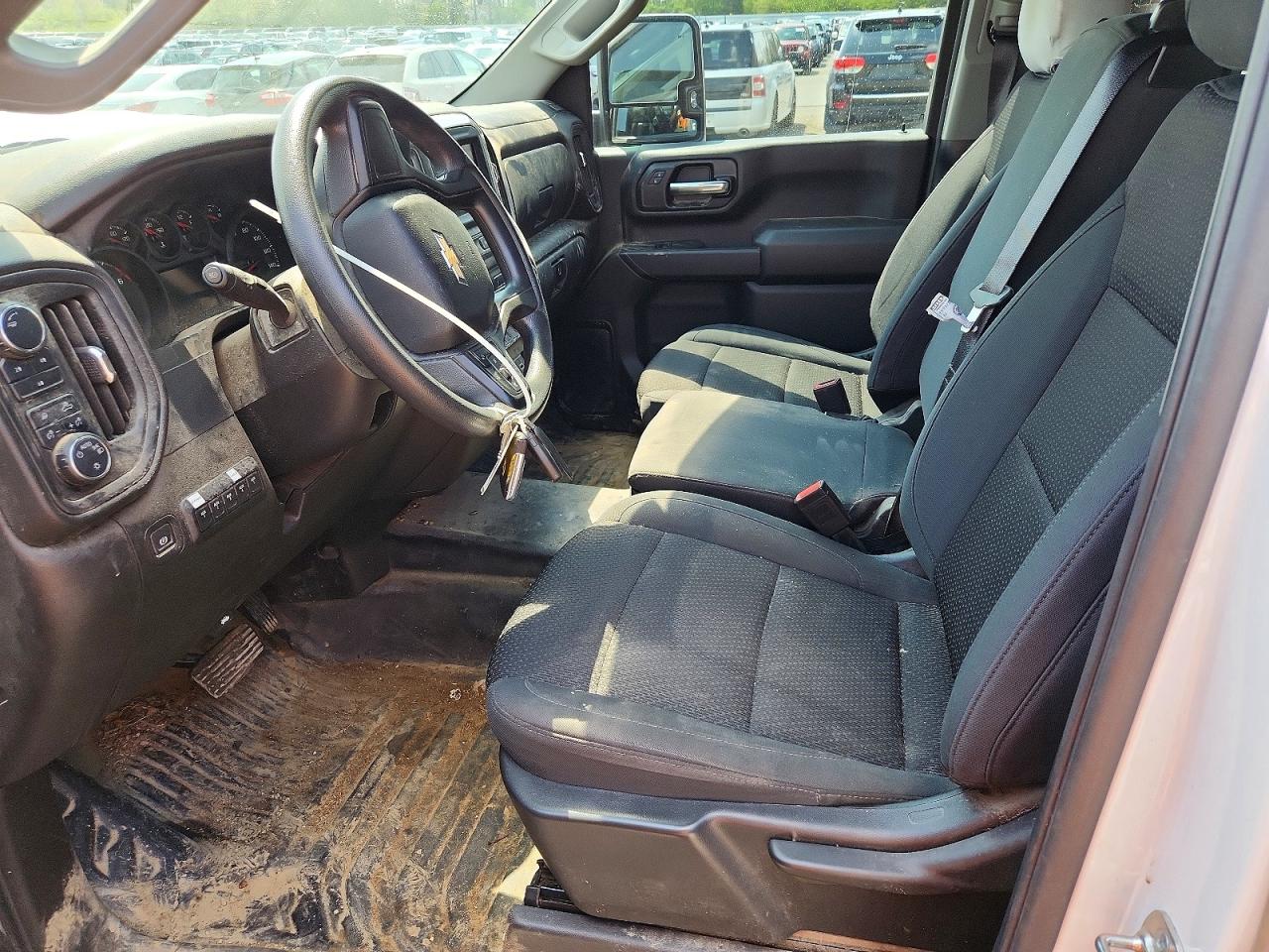 2025 CHEVROLET SILVERADO K2500 HEAVY DUTY photo 19