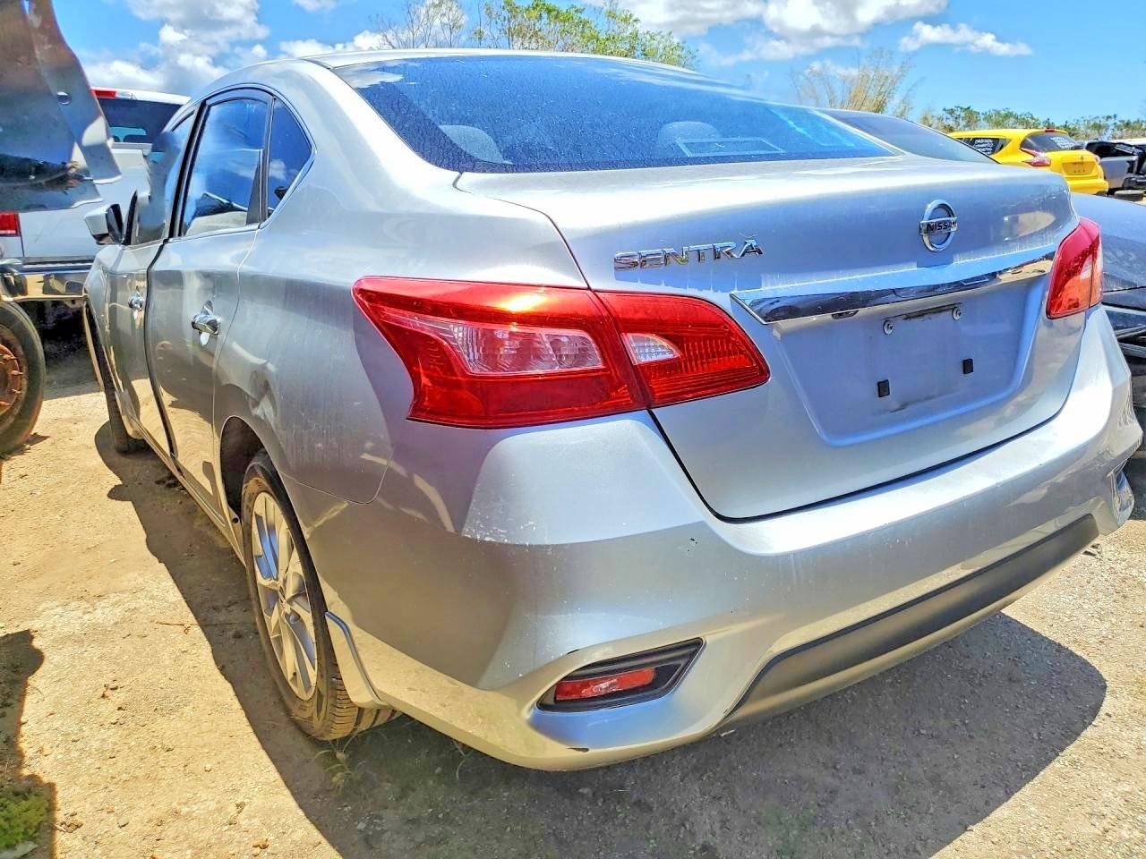 2018 NISSAN SENTRA S photo 3