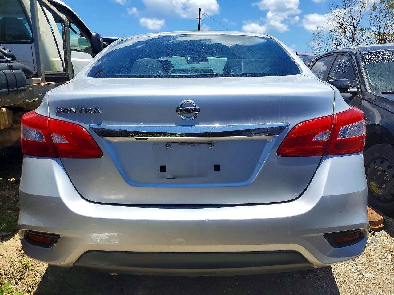 2018 NISSAN SENTRA S photo 11