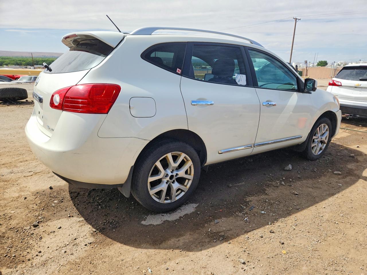 2013 NISSAN ROGUE S photo 5