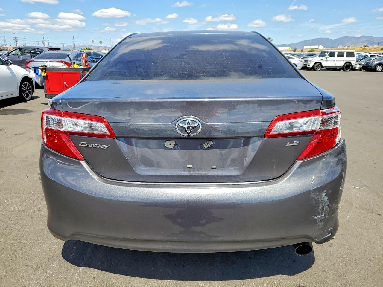 2014 TOYOTA CAMRY LE photo 11
