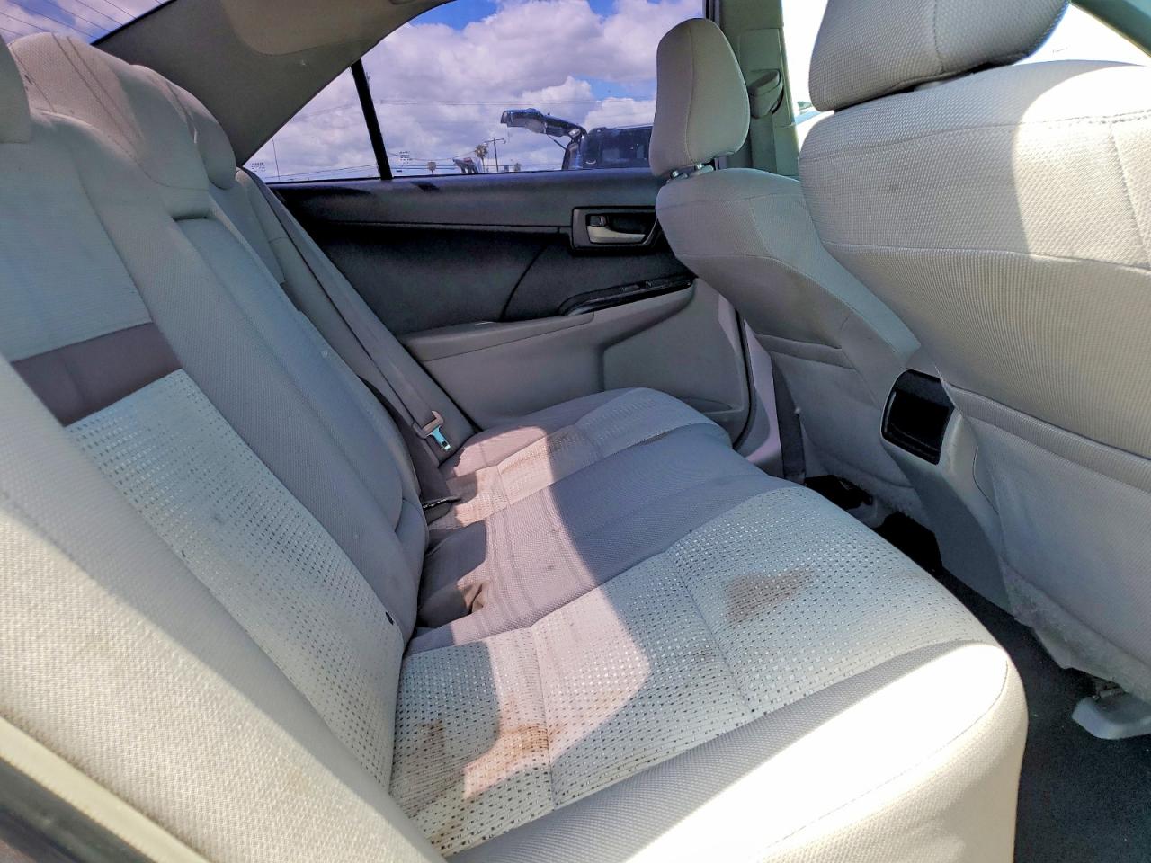 2014 TOYOTA CAMRY LE photo 19