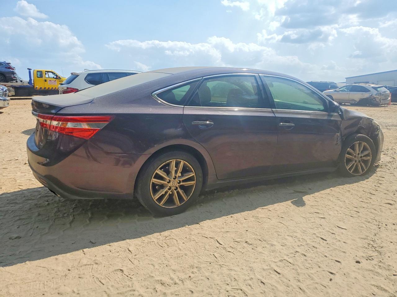 2013 TOYOTA AVALON XLE photo 5