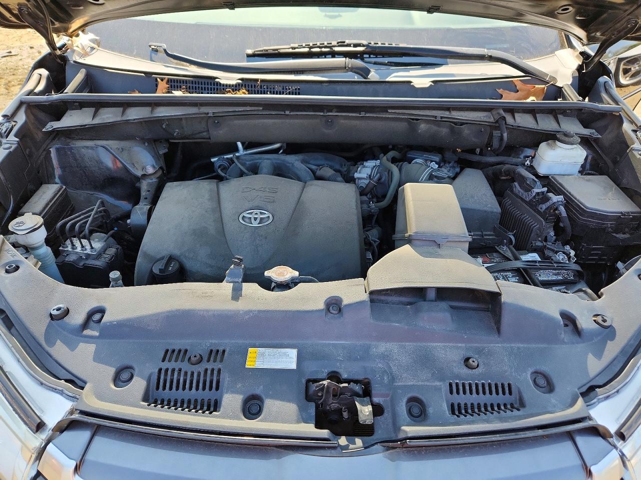 2019 TOYOTA HIGHLANDER XLE photo 23