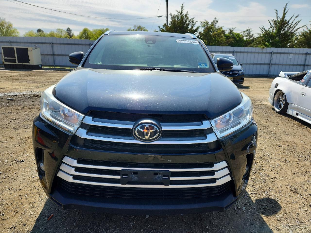 2019 TOYOTA HIGHLANDER XLE photo 9
